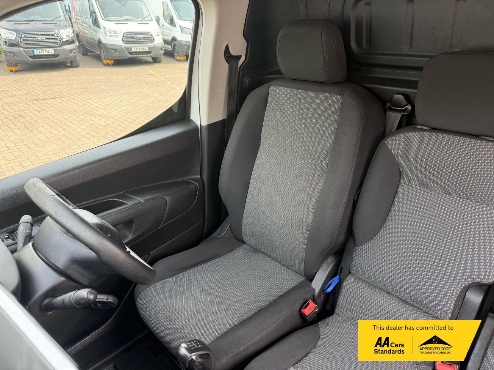 Peugeot Partner 1.5 BlueHDi 1000 Professional Standard Panel Van 5dr Diesel Manual SWB Euro 6 (100 bhp)