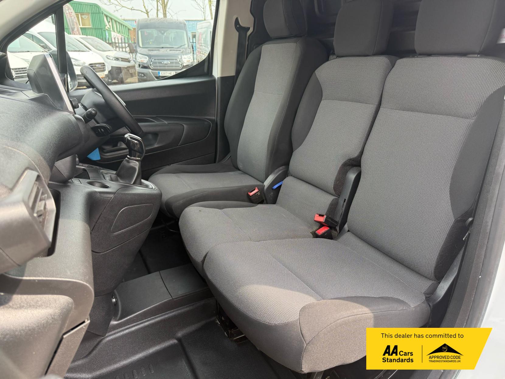 Peugeot Partner 1.5 BlueHDi 1000 Professional Standard Panel Van 5dr Diesel Manual SWB Euro 6 (100 bhp)
