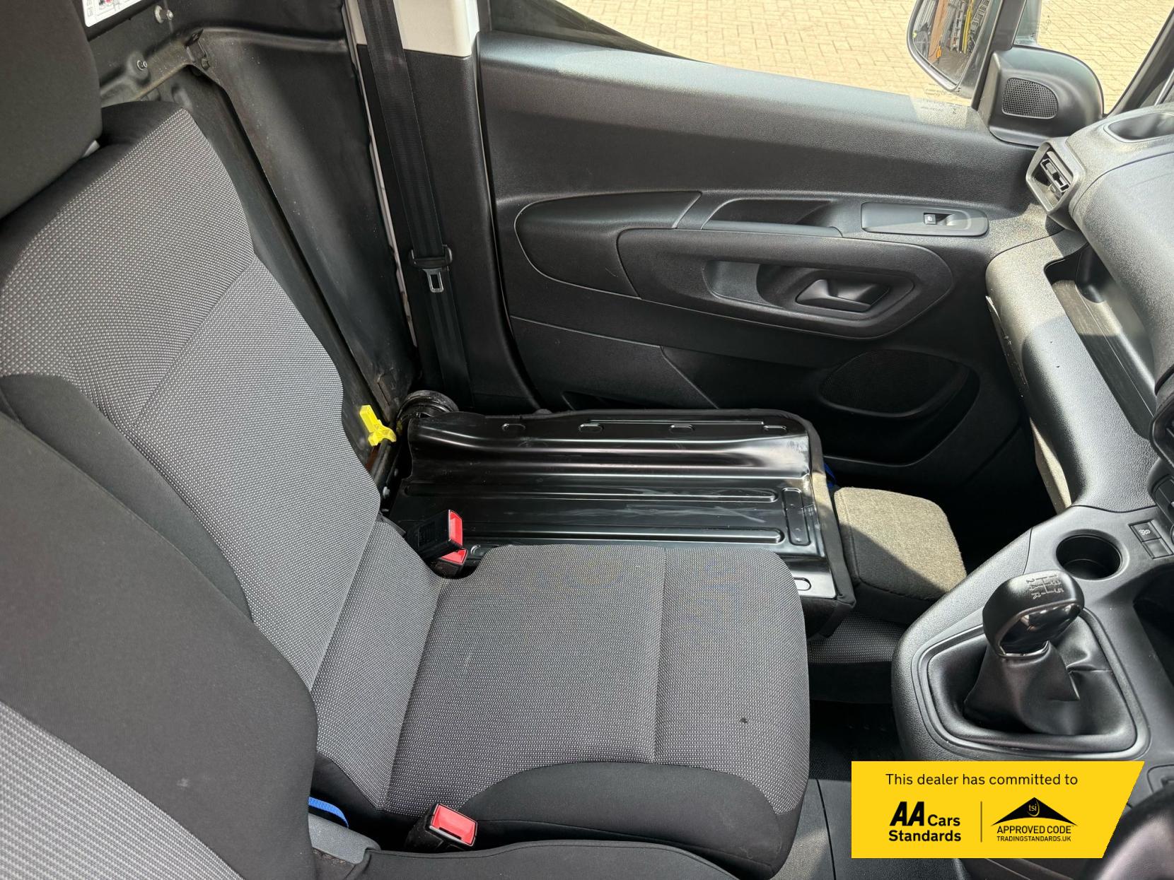 Peugeot Partner 1.5 BlueHDi 1000 Professional Standard Panel Van 5dr Diesel Manual SWB Euro 6 (100 bhp)