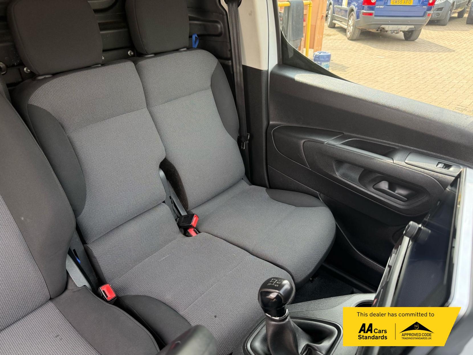 Peugeot Partner 1.5 BlueHDi 1000 Professional Standard Panel Van 5dr Diesel Manual SWB Euro 6 (100 bhp)