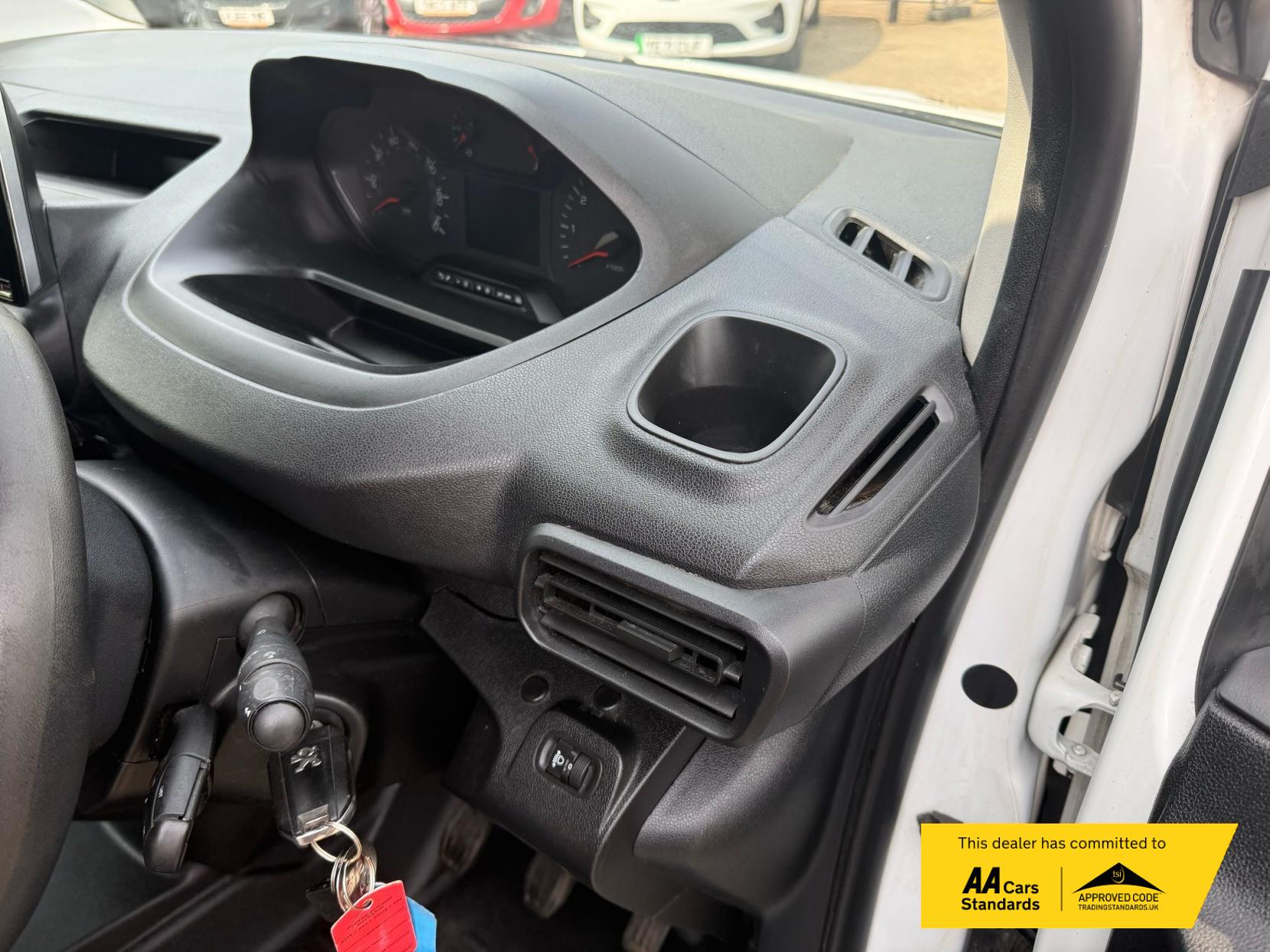Peugeot Partner 1.5 BlueHDi 1000 Professional Standard Panel Van 5dr Diesel Manual SWB Euro 6 (100 bhp)