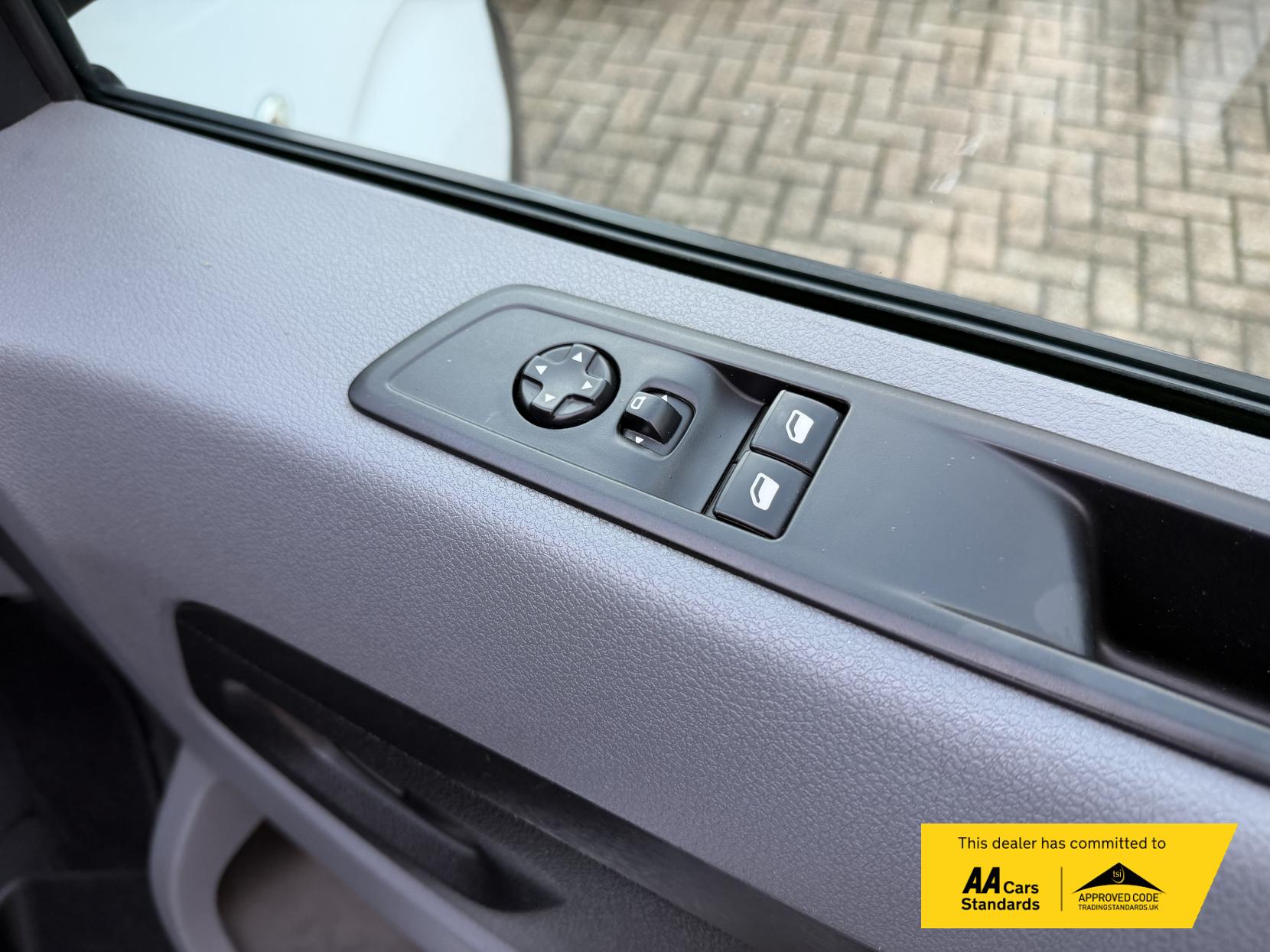 Vauxhall Vivaro 2.0 Turbo D 3100 Dynamic Panel Van 6dr Diesel Manual L2 H1 Euro 6 (s/s) (120 ps)