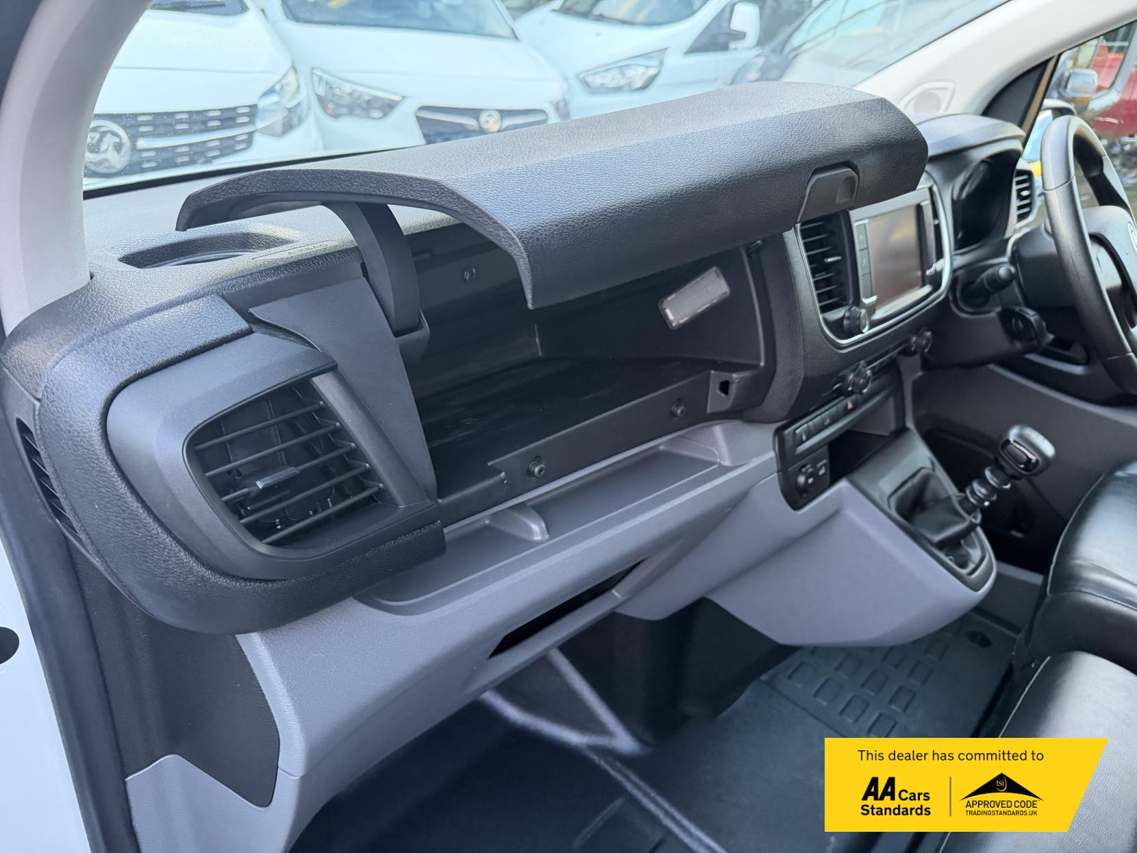 Vauxhall Vivaro 2.0 Turbo D 3100 Dynamic Panel Van 6dr Diesel Manual L2 H1 Euro 6 (s/s) (120 ps)