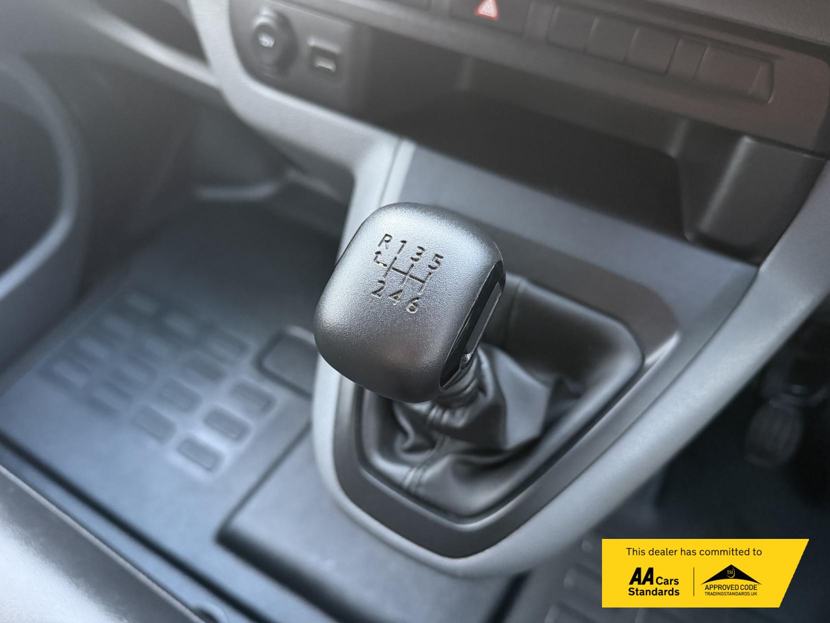 Vauxhall Vivaro 2.0 Turbo D 3100 Dynamic Panel Van 6dr Diesel Manual L2 H1 Euro 6 (s/s) (120 ps)