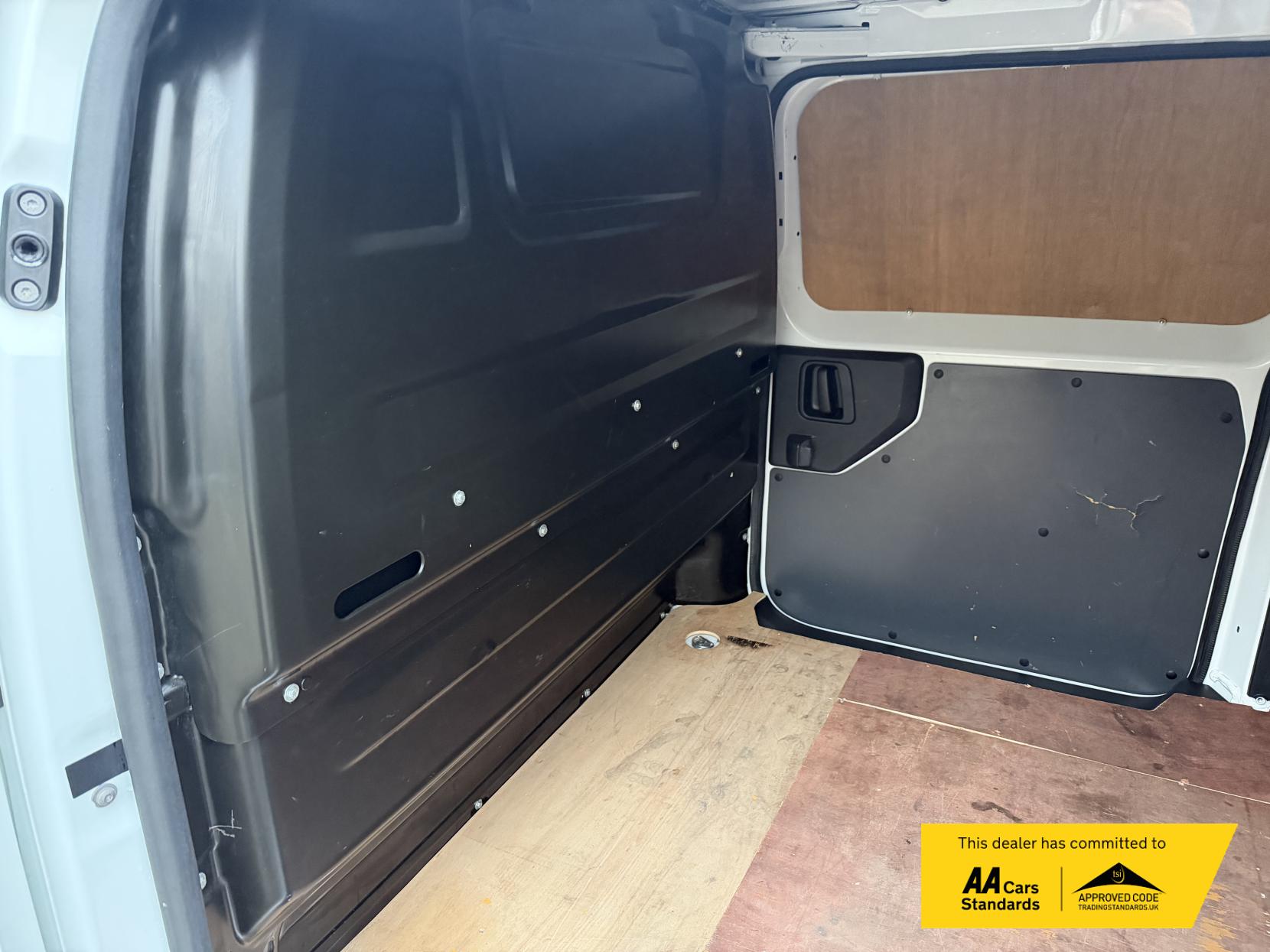 Vauxhall Vivaro 2.0 Turbo D 3100 Dynamic Panel Van 6dr Diesel Manual L2 H1 Euro 6 (s/s) (120 ps)