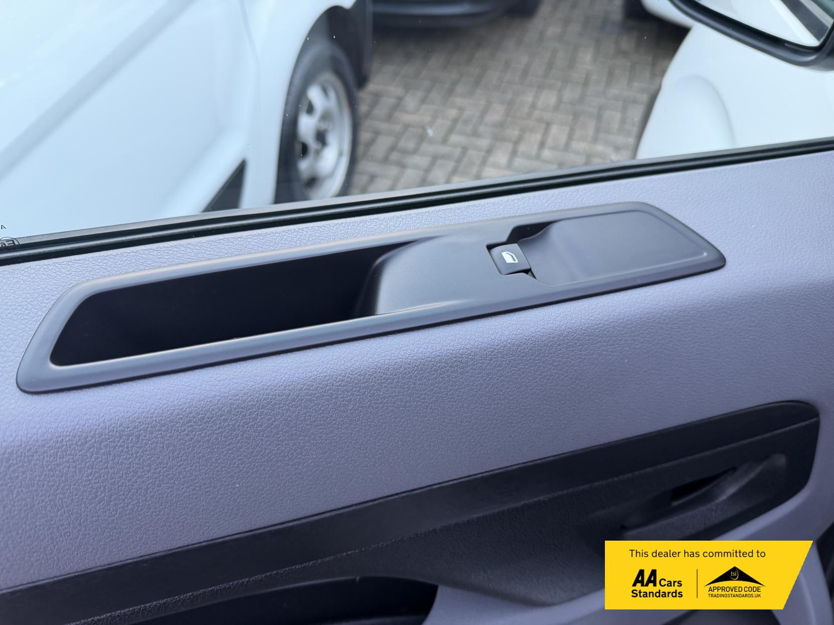 Vauxhall Vivaro 2.0 Turbo D 3100 Dynamic Panel Van 6dr Diesel Manual L2 H1 Euro 6 (s/s) (120 ps)