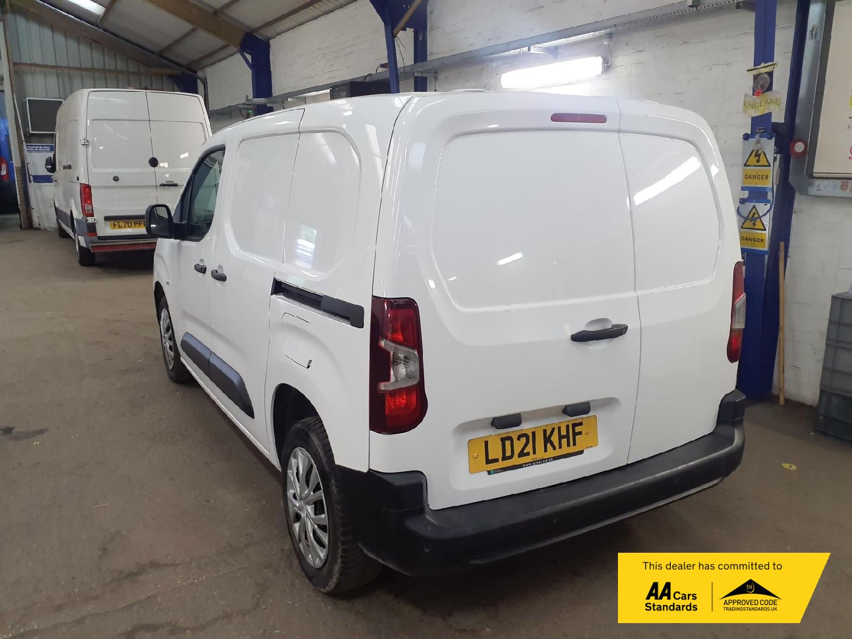 Citroen Berlingo 1.5 BlueHDi 1000 Enterprise M Panel Van 5dr Diesel Manual SWB Euro 6 (s/s) (100 ps)