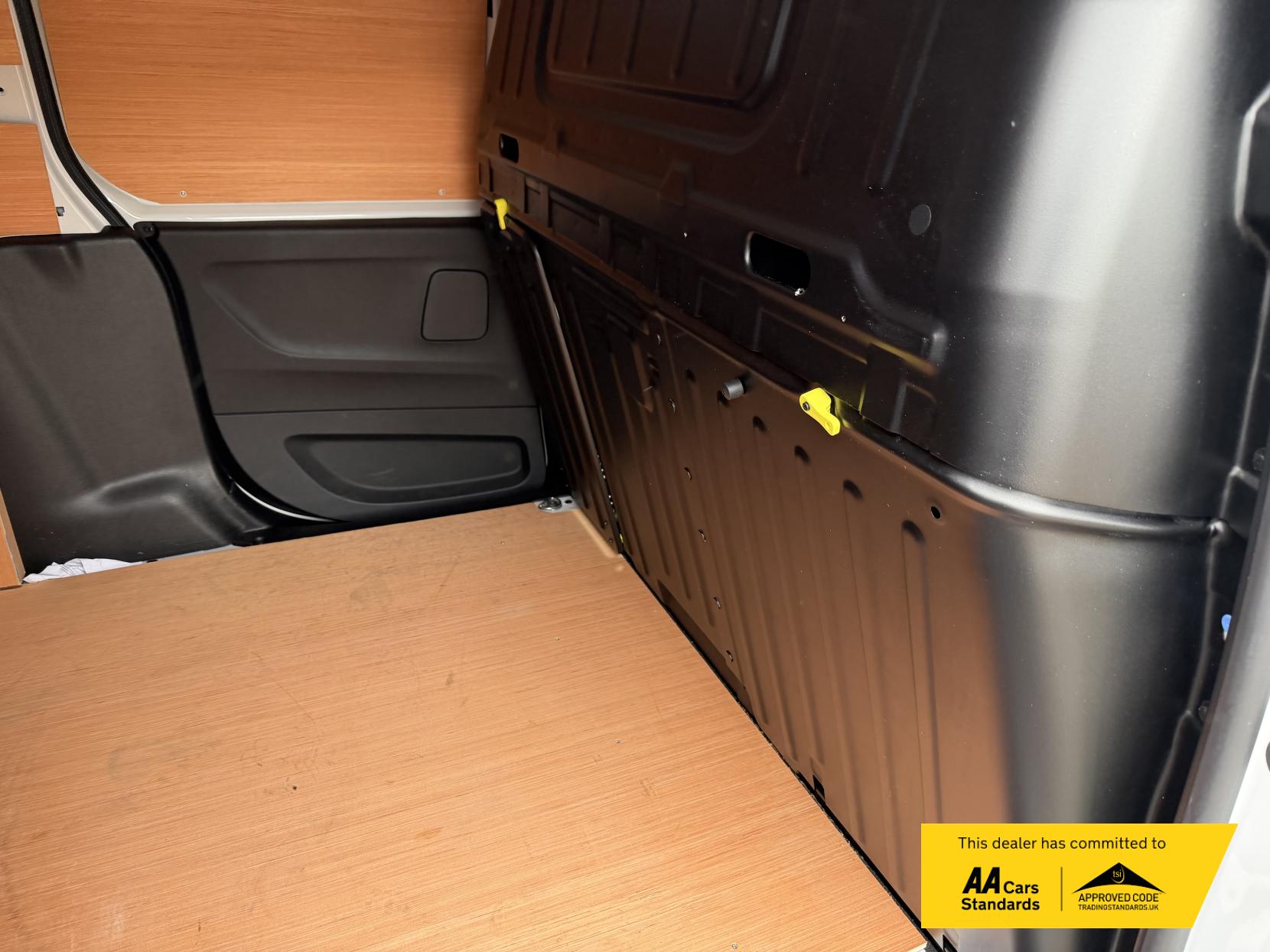 2024 Peugeot Partner 1.5 BlueHDi 950 Professional Long Panel Van 6dr Diesel Manual LWB Euro 6 (s/s) (100 ps) - Thumbnail 26