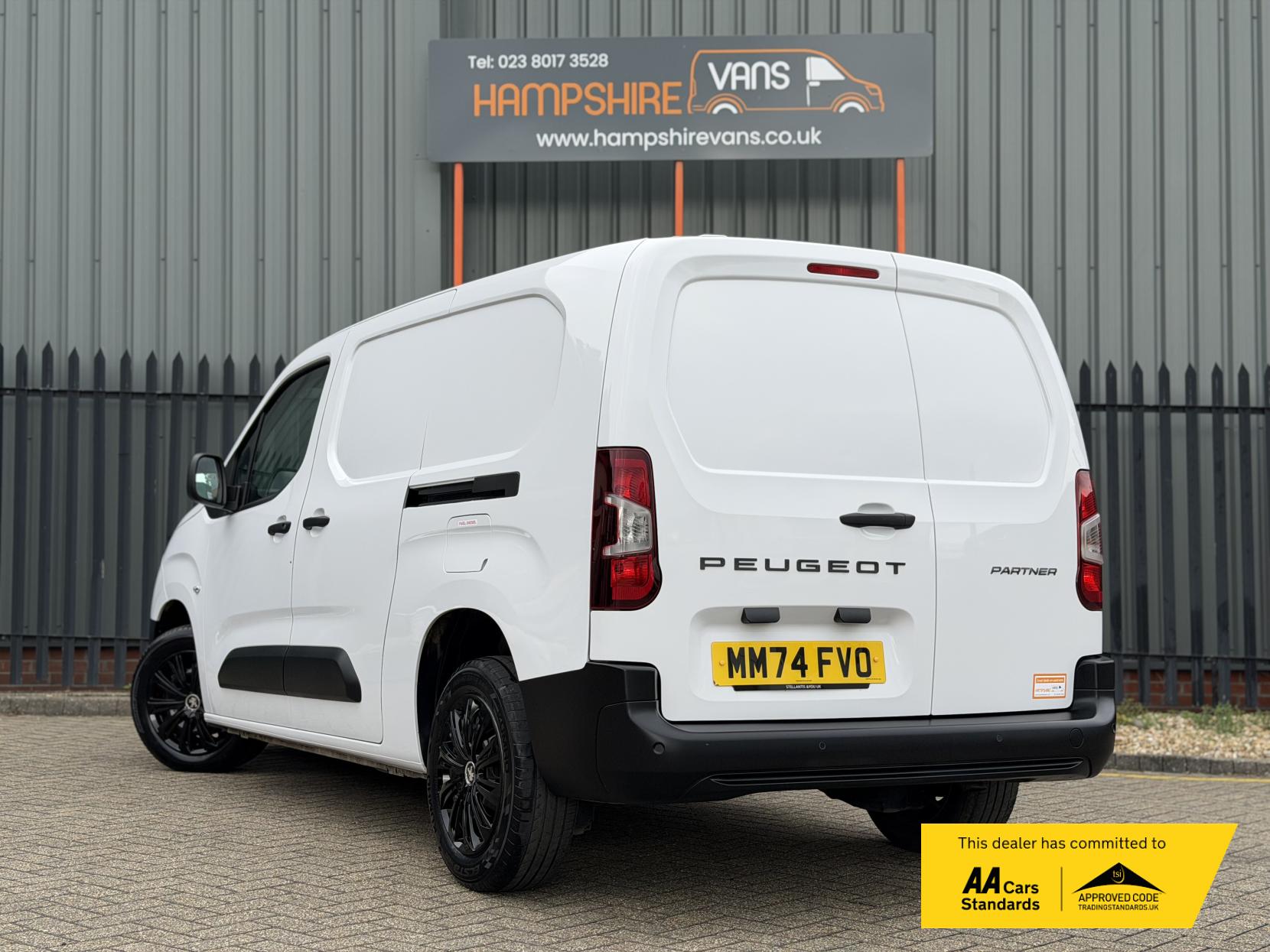 2024 Peugeot Partner 1.5 BlueHDi 950 Professional Long Panel Van 6dr Diesel Manual LWB Euro 6 (s/s) (100 ps) - Thumbnail 4