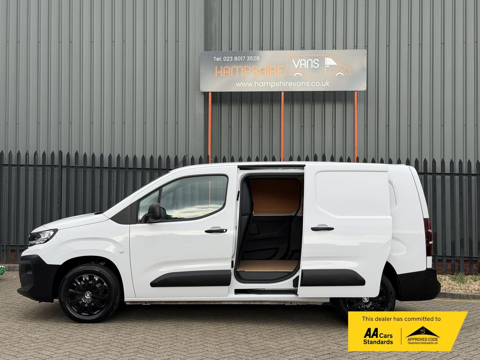 2024 Peugeot Partner 1.5 BlueHDi 950 Professional Long Panel Van 6dr Diesel Manual LWB Euro 6 (s/s) (100 ps) - Thumbnail 6