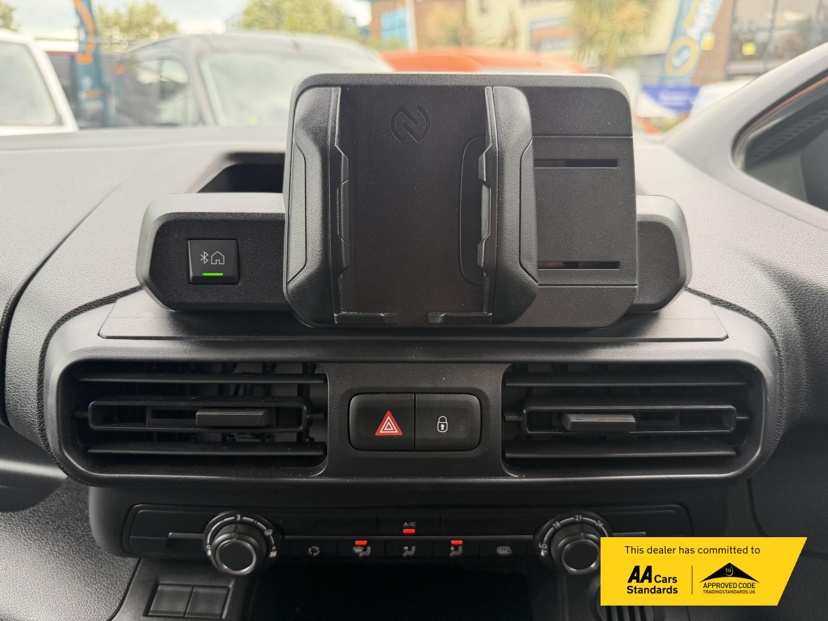 2024 Peugeot Partner 1.5 BlueHDi 950 Professional Long Panel Van 6dr Diesel Manual LWB Euro 6 (s/s) (100 ps) - Thumbnail 34