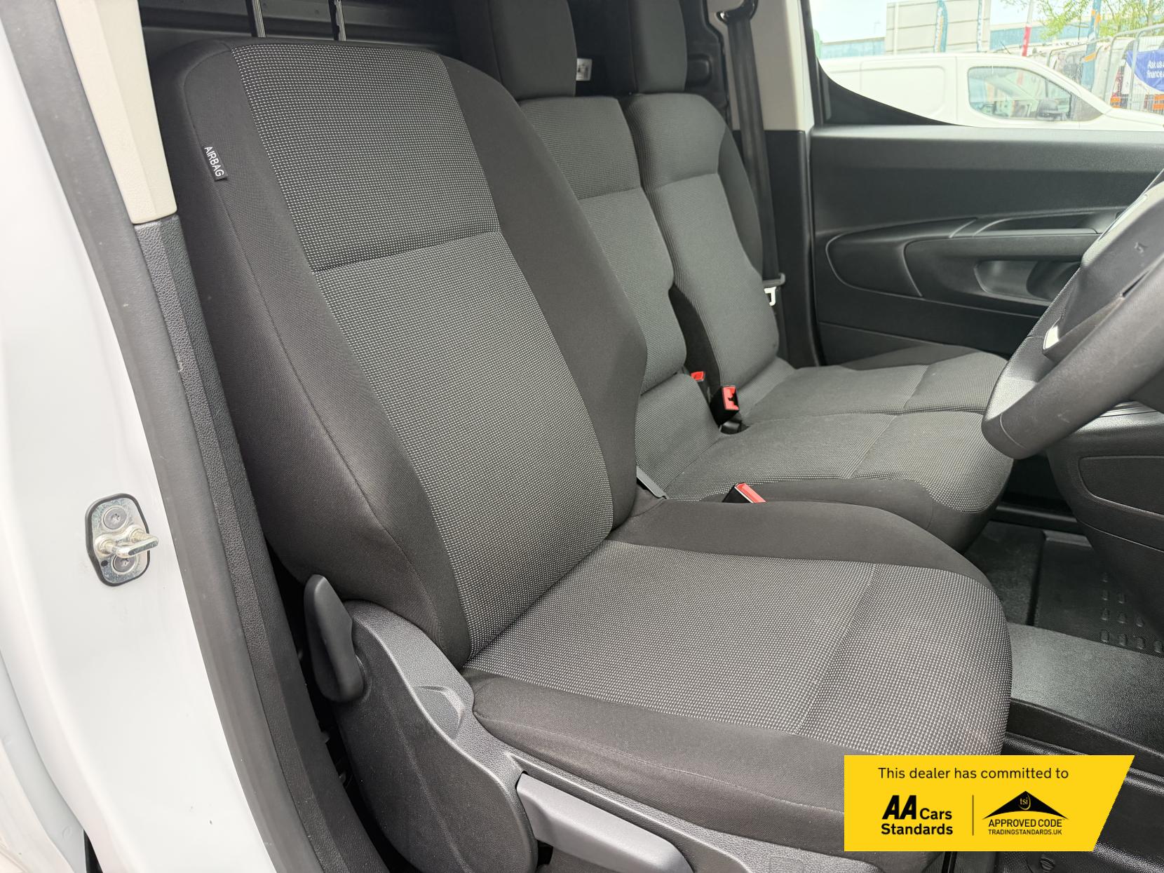 2024 Peugeot Partner 1.5 BlueHDi 950 Professional Long Panel Van 6dr Diesel Manual LWB Euro 6 (s/s) (100 ps) - Thumbnail 10