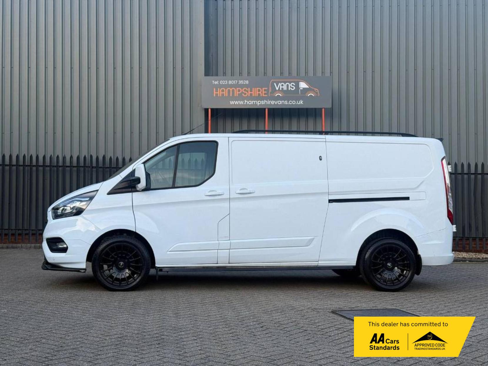 Ford Transit Custom 2.0 300 EcoBlue Limited Panel Van 5dr Diesel Manual L2 H1 Euro 6 (s/s) (130 ps)