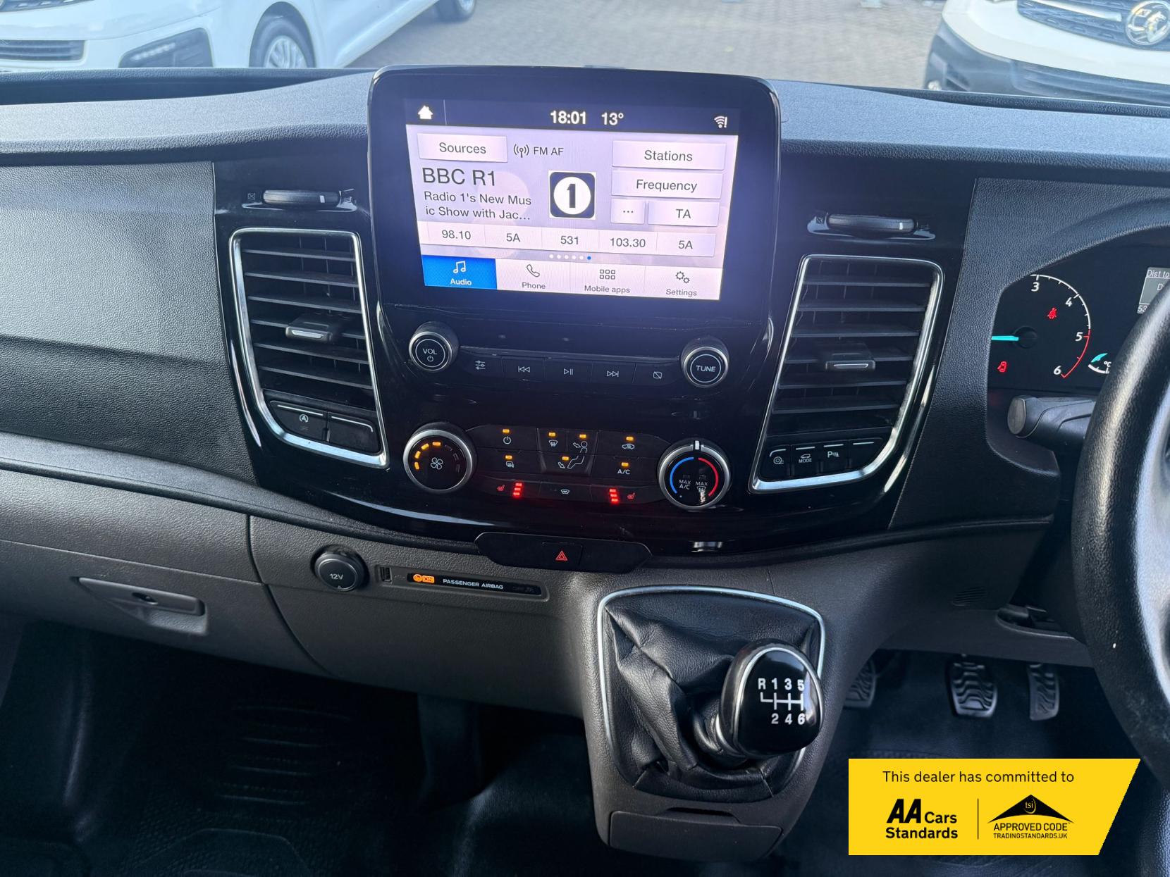 Ford Transit Custom 2.0 300 EcoBlue Limited Panel Van 5dr Diesel Manual L2 H1 Euro 6 (s/s) (130 ps)