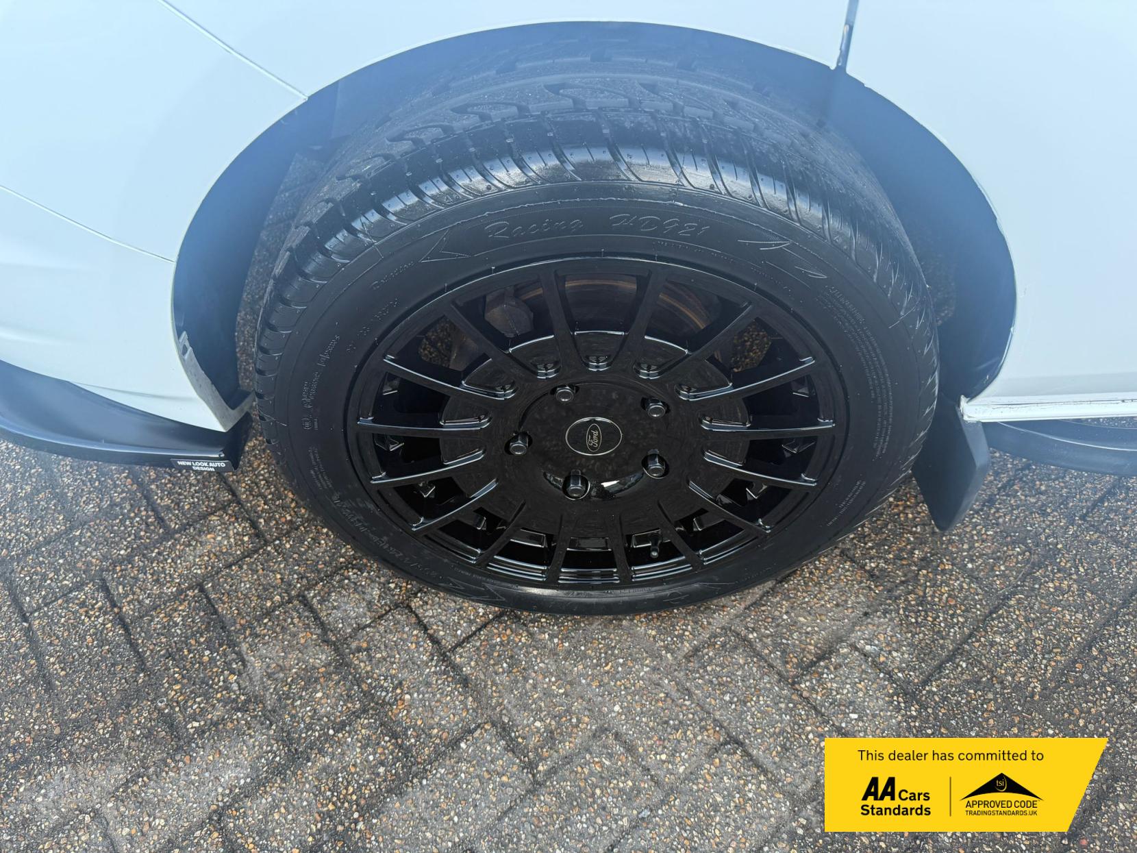 Ford Transit Custom 2.0 300 EcoBlue Limited Panel Van 5dr Diesel Manual L2 H1 Euro 6 (s/s) (130 ps)