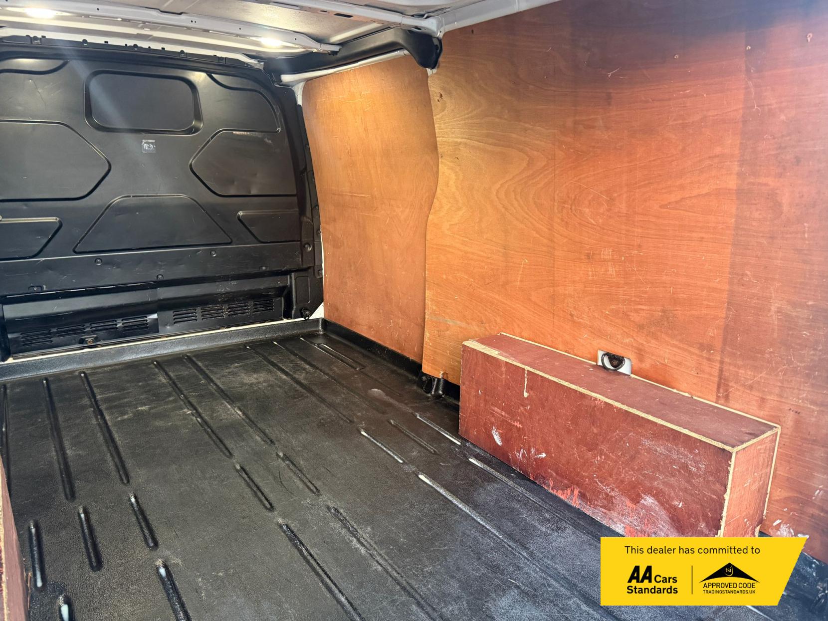 Ford Transit Custom 2.0 300 EcoBlue Limited Panel Van 5dr Diesel Manual L2 H1 Euro 6 (s/s) (130 ps)