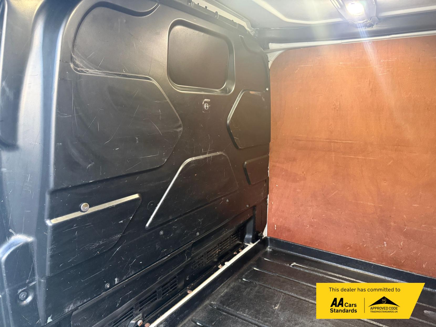 Ford Transit Custom 2.0 300 EcoBlue Limited Panel Van 5dr Diesel Manual L2 H1 Euro 6 (s/s) (130 ps)