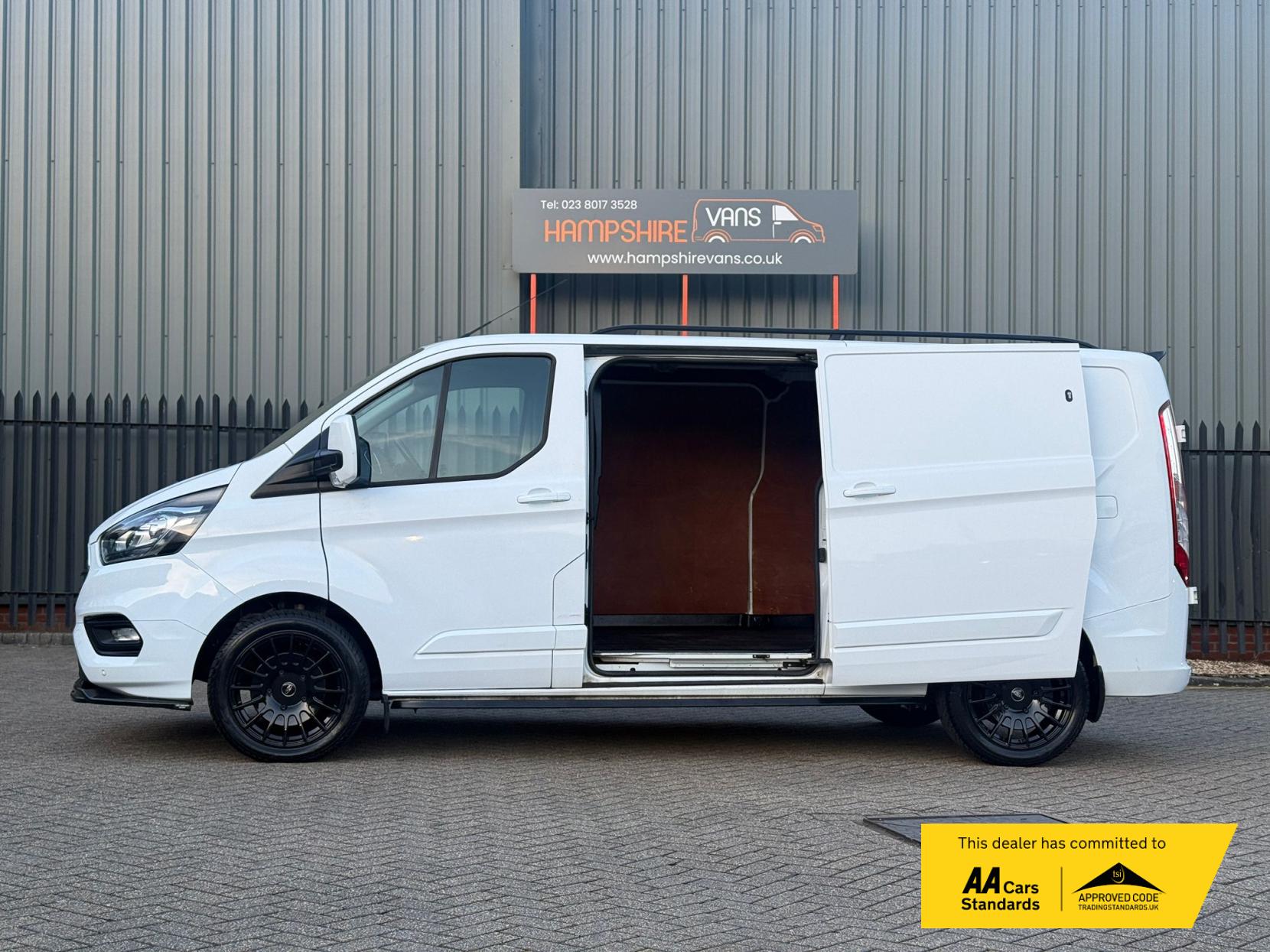 Ford Transit Custom 2.0 300 EcoBlue Limited Panel Van 5dr Diesel Manual L2 H1 Euro 6 (s/s) (130 ps)
