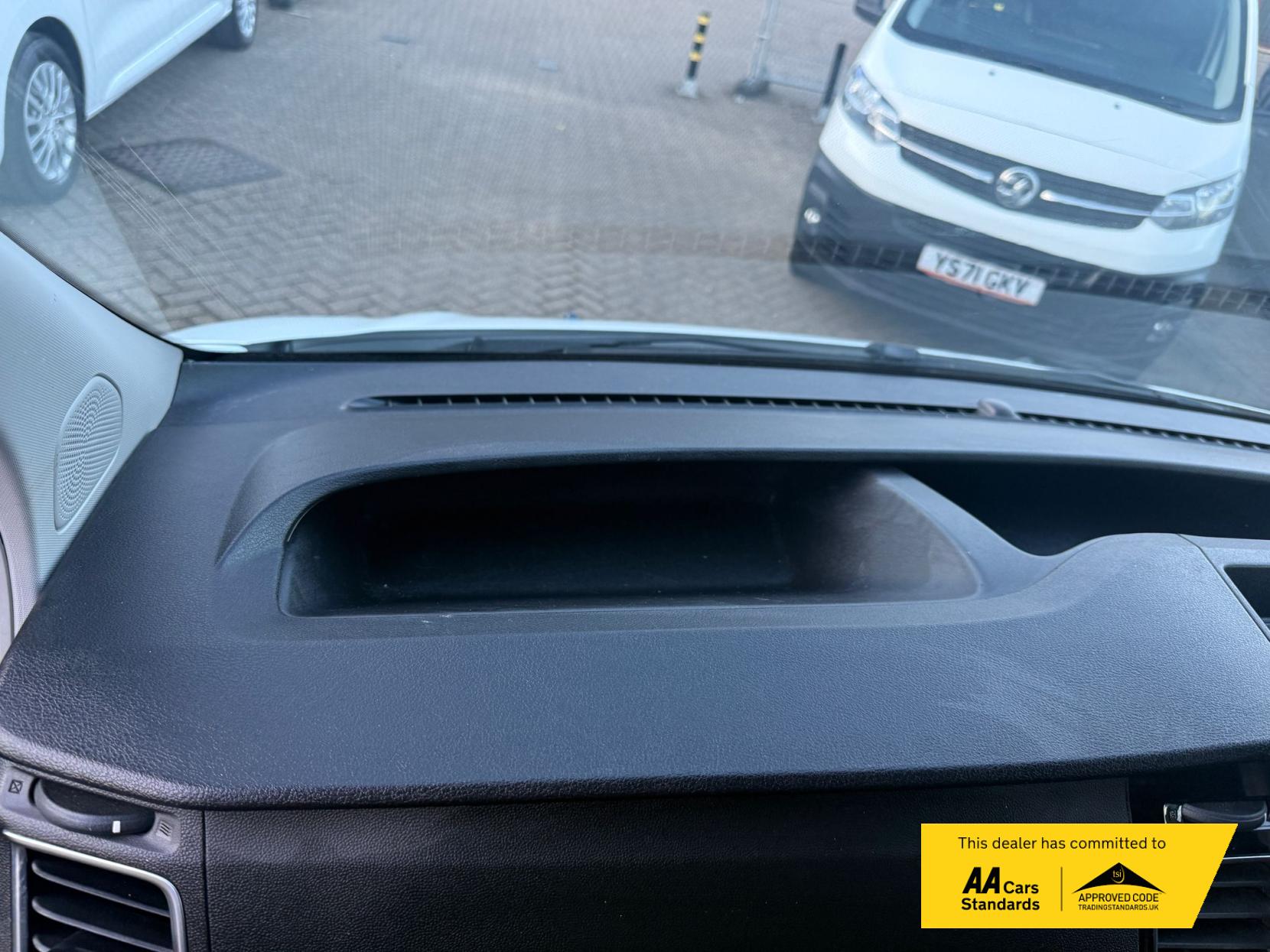 Ford Transit Custom 2.0 300 EcoBlue Limited Panel Van 5dr Diesel Manual L2 H1 Euro 6 (s/s) (130 ps)