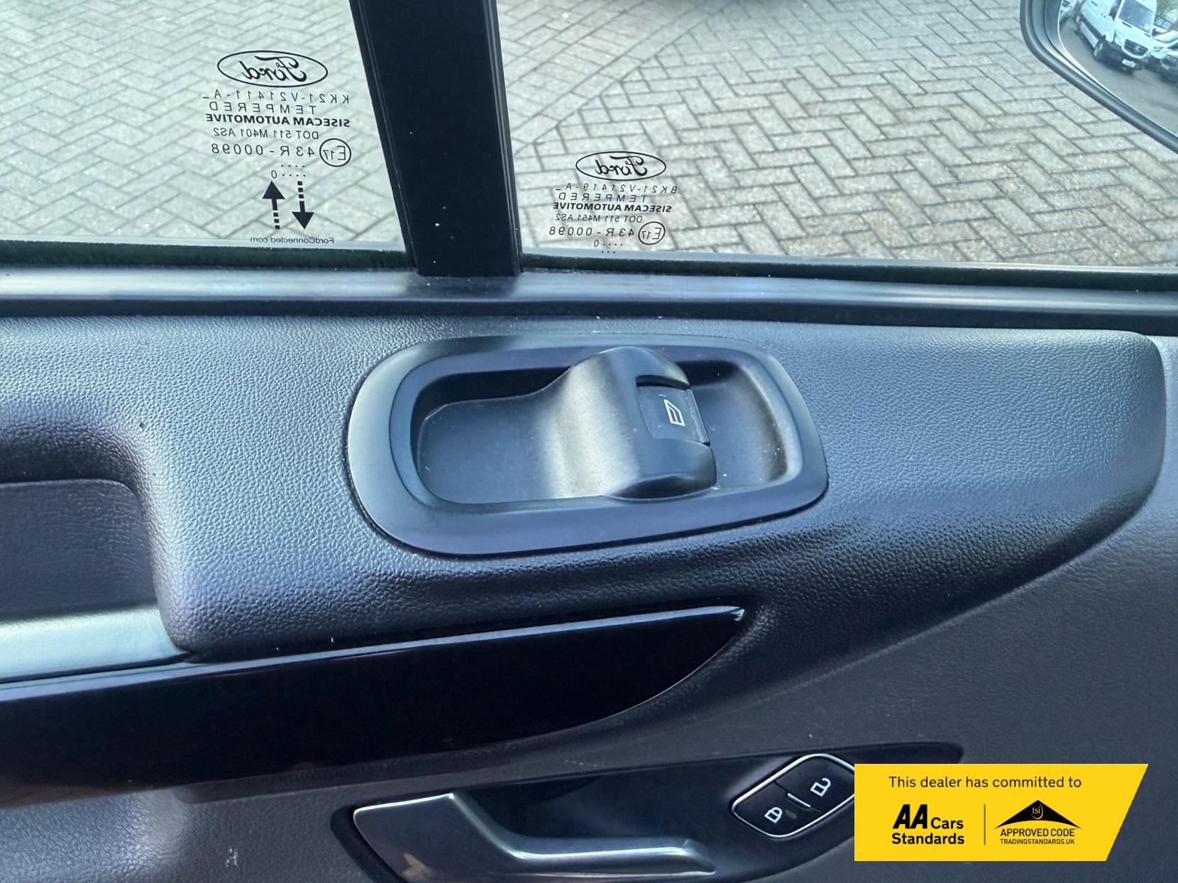 Ford Transit Custom 2.0 300 EcoBlue Limited Panel Van 5dr Diesel Manual L2 H1 Euro 6 (s/s) (130 ps)