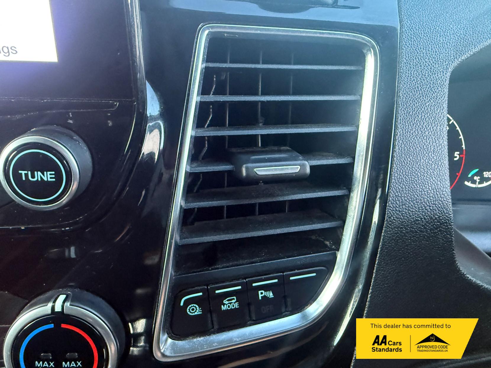 Ford Transit Custom 2.0 300 EcoBlue Limited Panel Van 5dr Diesel Manual L2 H1 Euro 6 (s/s) (130 ps)