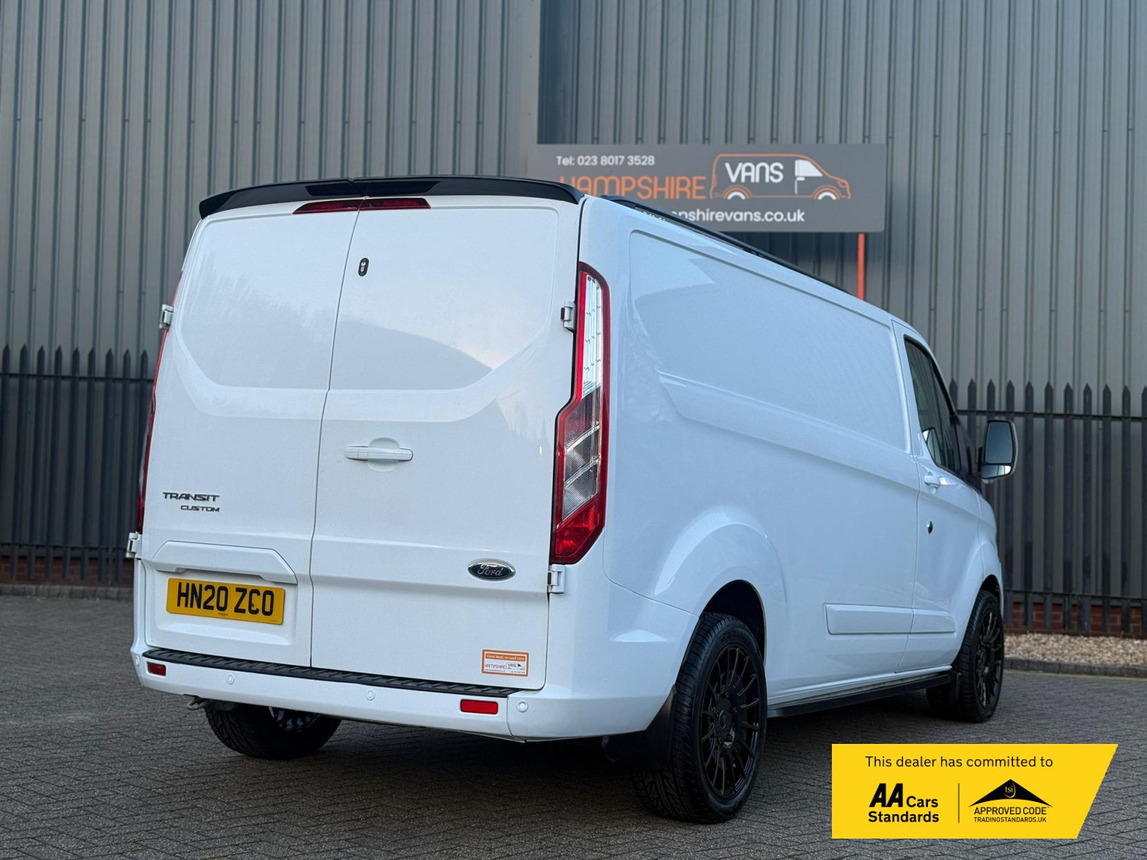 Ford Transit Custom 2.0 300 EcoBlue Limited Panel Van 5dr Diesel Manual L2 H1 Euro 6 (s/s) (130 ps)