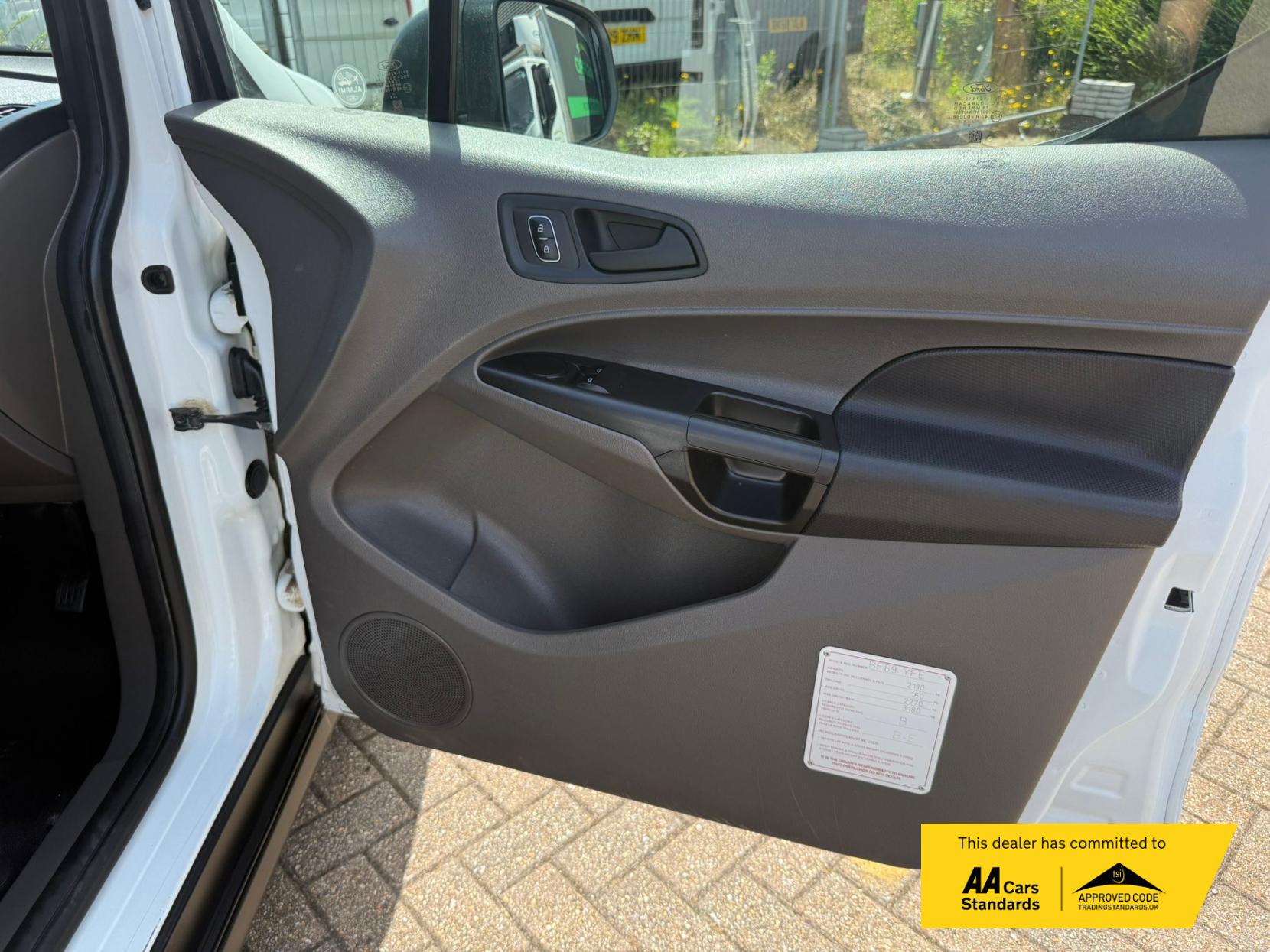 Ford Transit Connect 1.5 230 EcoBlue Leader Crew Van Double Cab 6dr Diesel Manual L2 Euro 6 (s/s) (100 ps)