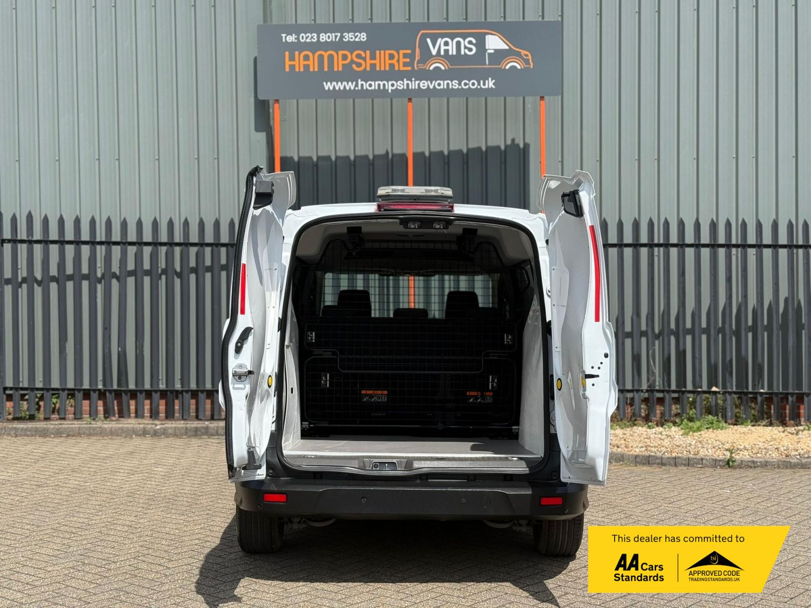 Ford Transit Connect 1.5 230 EcoBlue Leader Crew Van Double Cab 6dr Diesel Manual L2 Euro 6 (s/s) (100 ps)