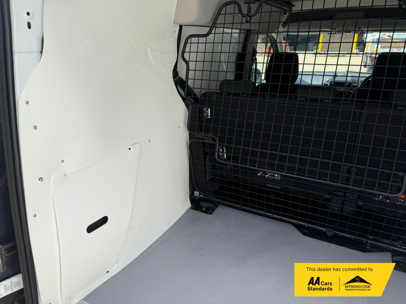Ford Transit Connect 1.5 230 EcoBlue Leader Crew Van Double Cab 6dr Diesel Manual L2 Euro 6 (s/s) (100 ps)