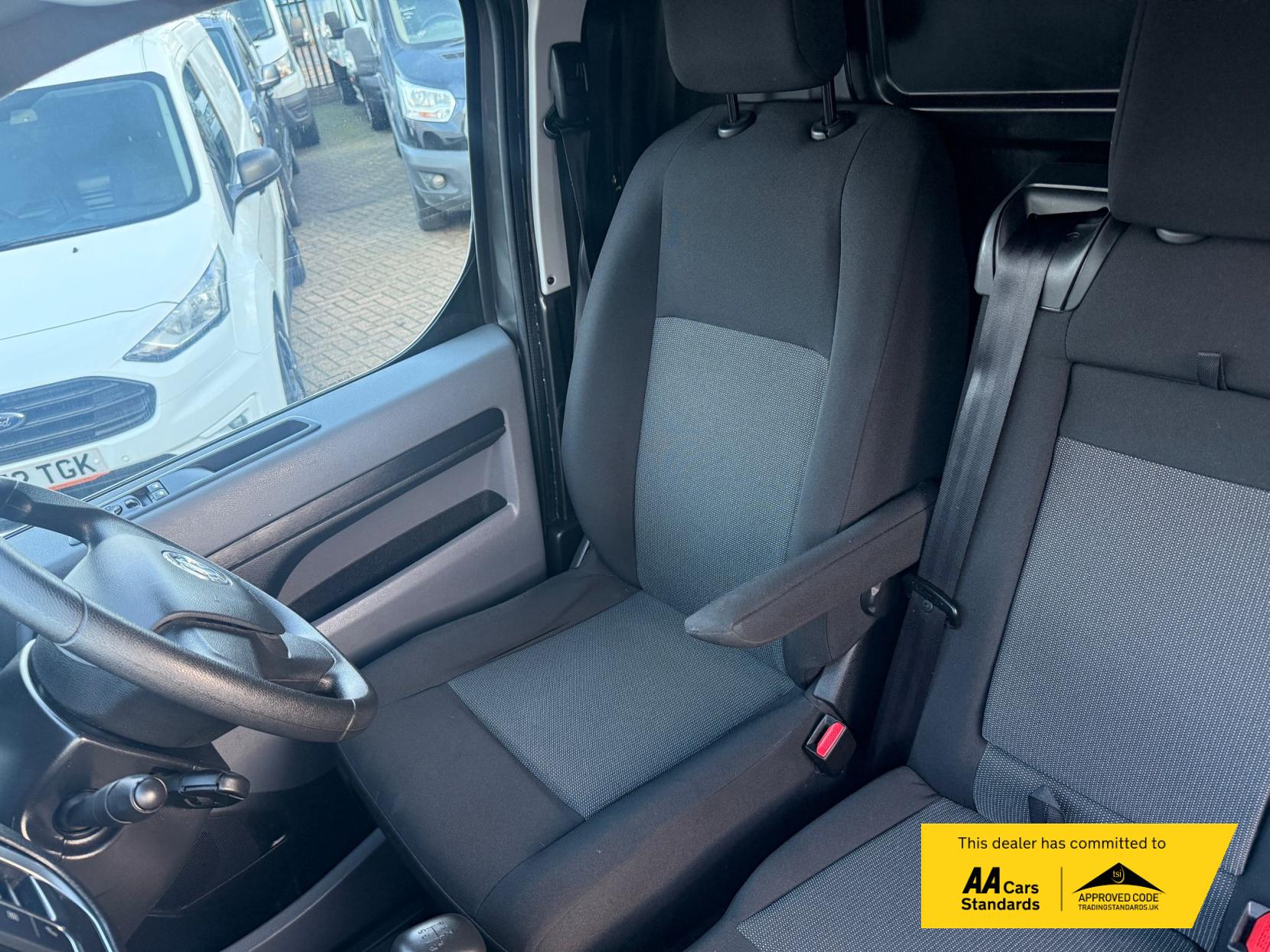 Vauxhall Vivaro 1.5 Turbo D 2700 Sportive Panel Van 6dr Diesel Manual L1 H1 Euro 6 (s/s) (100 ps)