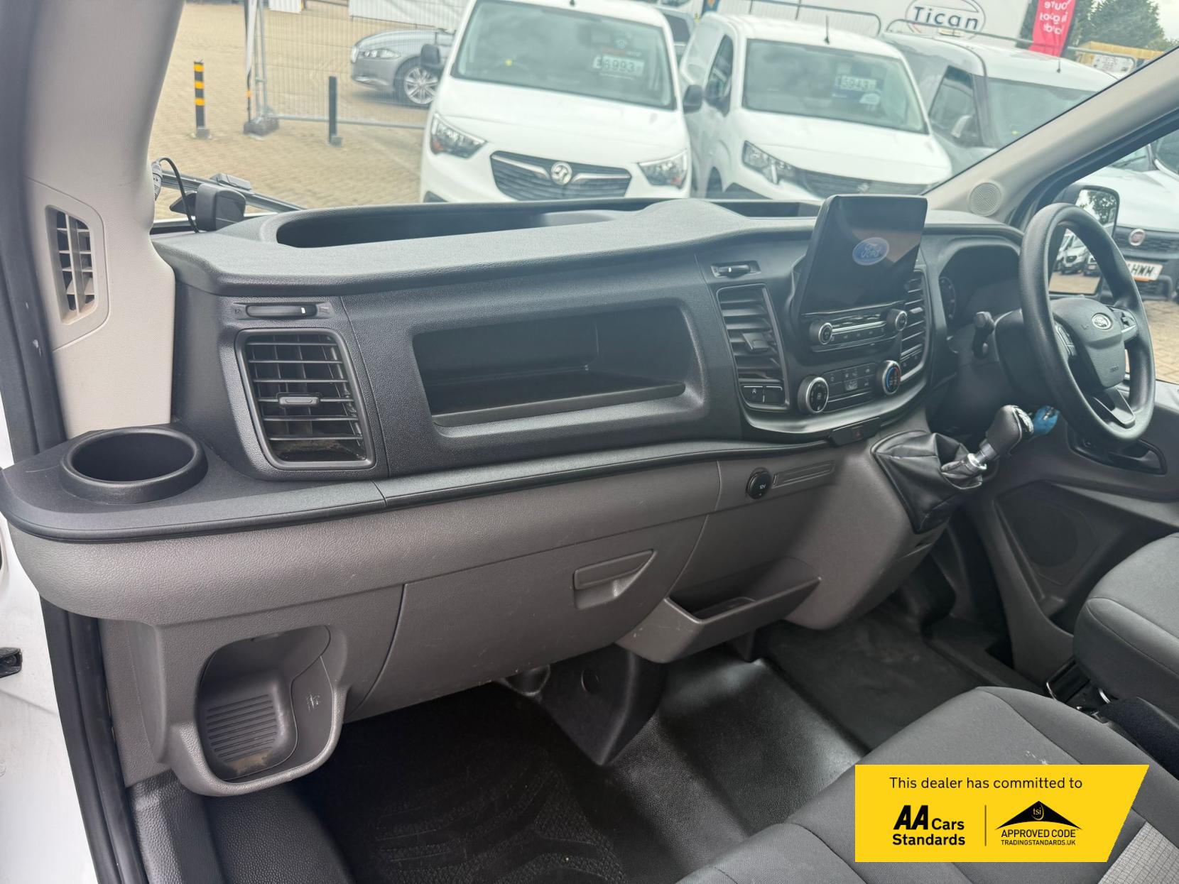 Ford Transit 2.0 350 EcoBlue HD Leader Chassis Cab 2dr Diesel Manual RWD L2 Euro 6 (s/s) (130 ps)