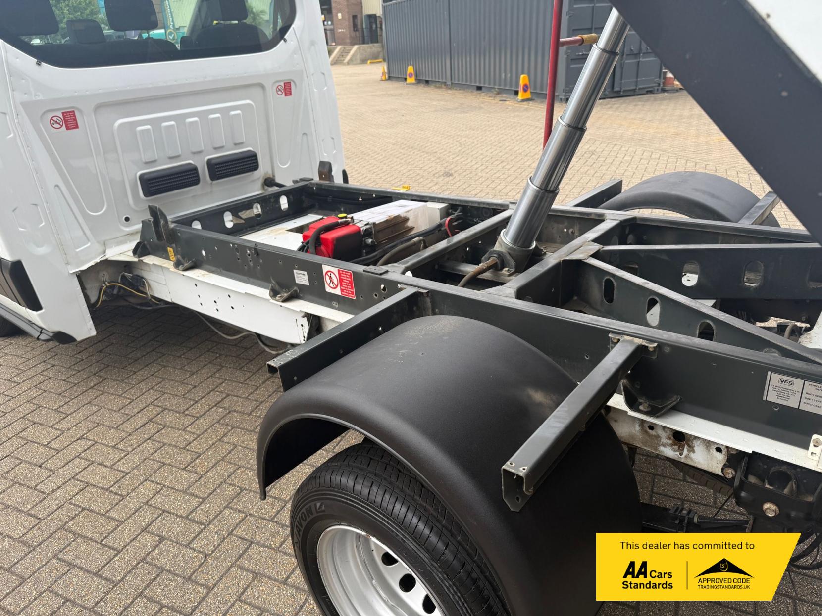 Ford Transit 2.0 350 EcoBlue HD Leader Chassis Cab 2dr Diesel Manual RWD L2 Euro 6 (s/s) (130 ps)