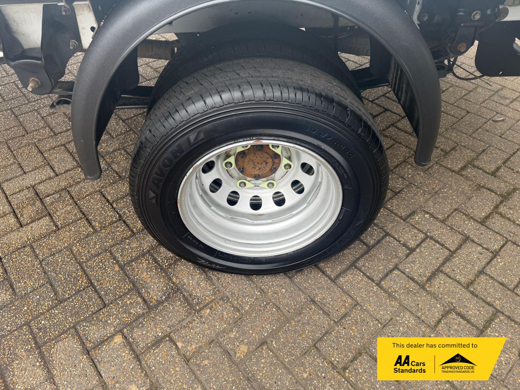 Ford Transit 2.0 350 EcoBlue HD Leader Chassis Cab 2dr Diesel Manual RWD L2 Euro 6 (s/s) (130 ps)