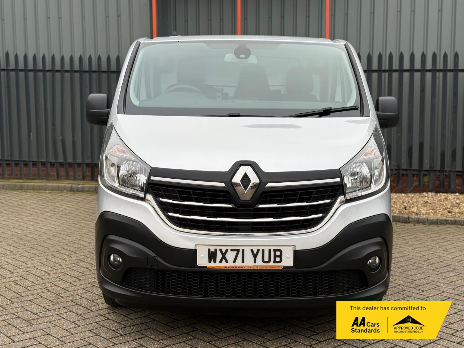 Renault Trafic 2.0 dCi ENERGY 30 Business+ Panel Van 5dr Diesel Manual LWB Standard Roof Euro 6 (s/s) (120 ps)