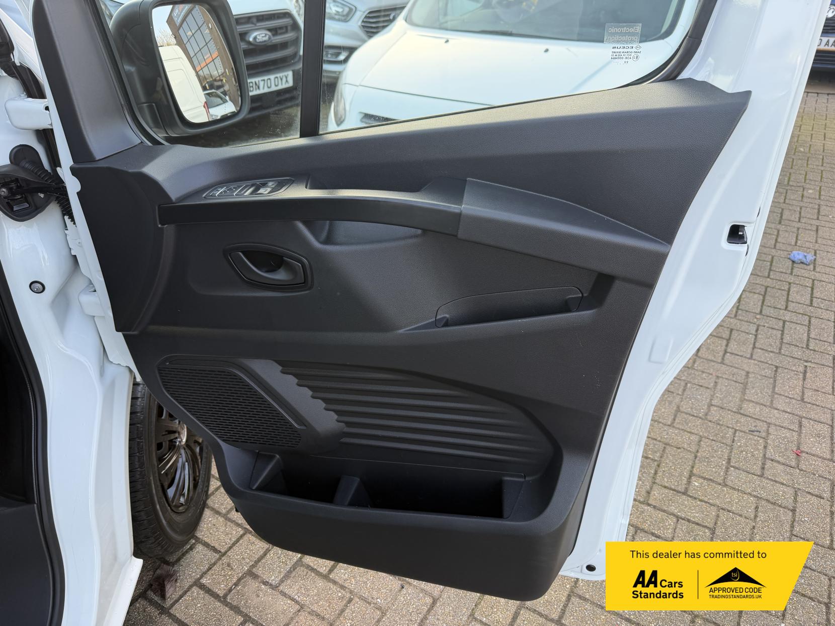 Renault Trafic 2.0 dCi Blue SL28 Business+ Panel Van 5dr Diesel Manual L1 H1 Euro 6 (s/s) (130 ps)