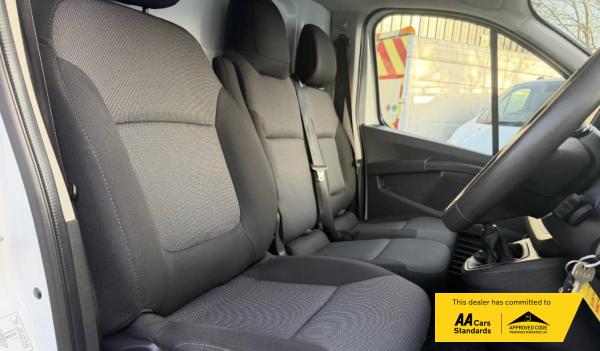 Renault Trafic 2.0 dCi Blue SL28 Business+ Panel Van 5dr Diesel Manual L1 H1 Euro 6 (s/s) (130 ps)