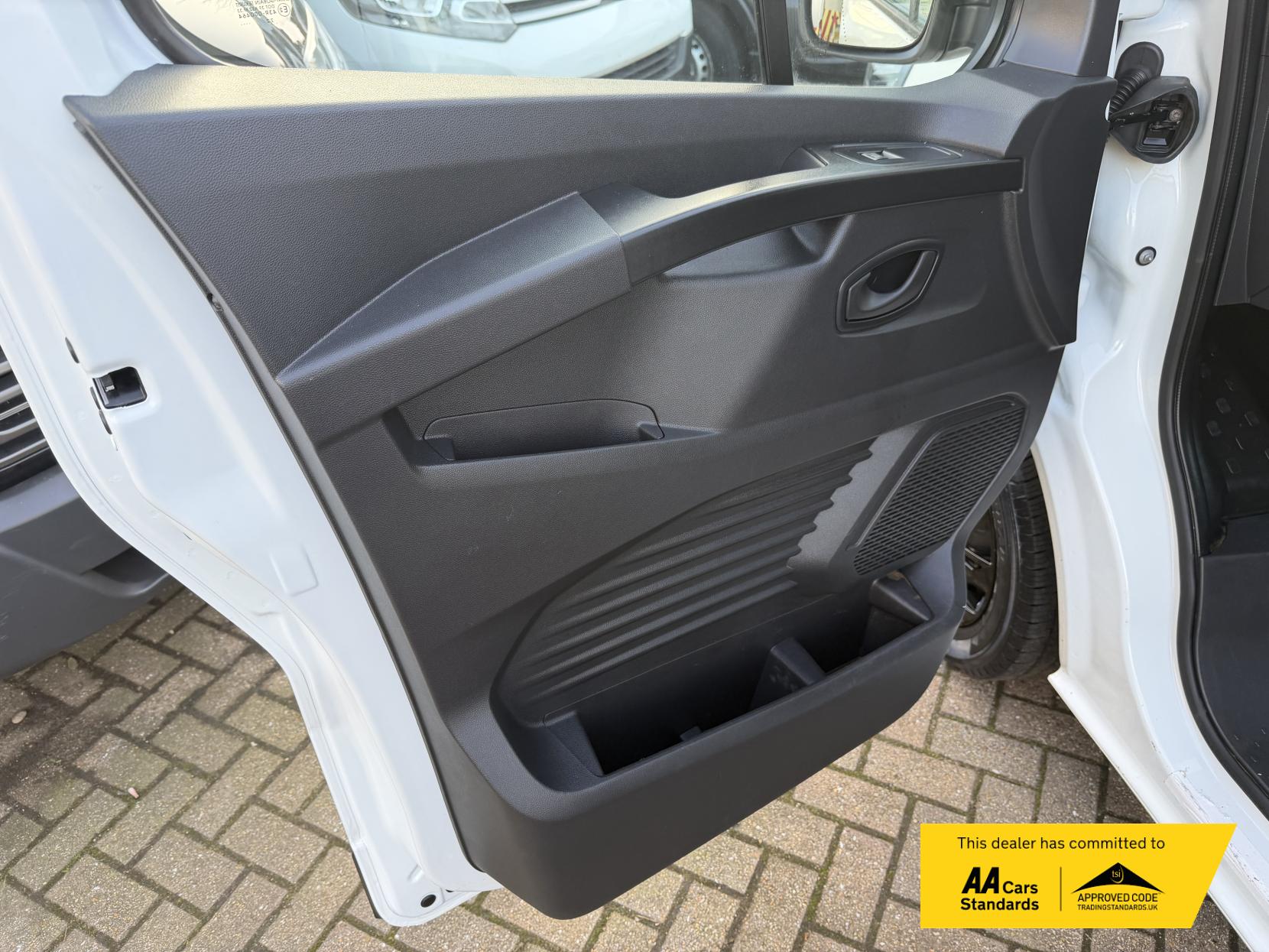 Renault Trafic 2.0 dCi Blue SL28 Business+ Panel Van 5dr Diesel Manual L1 H1 Euro 6 (s/s) (130 ps)