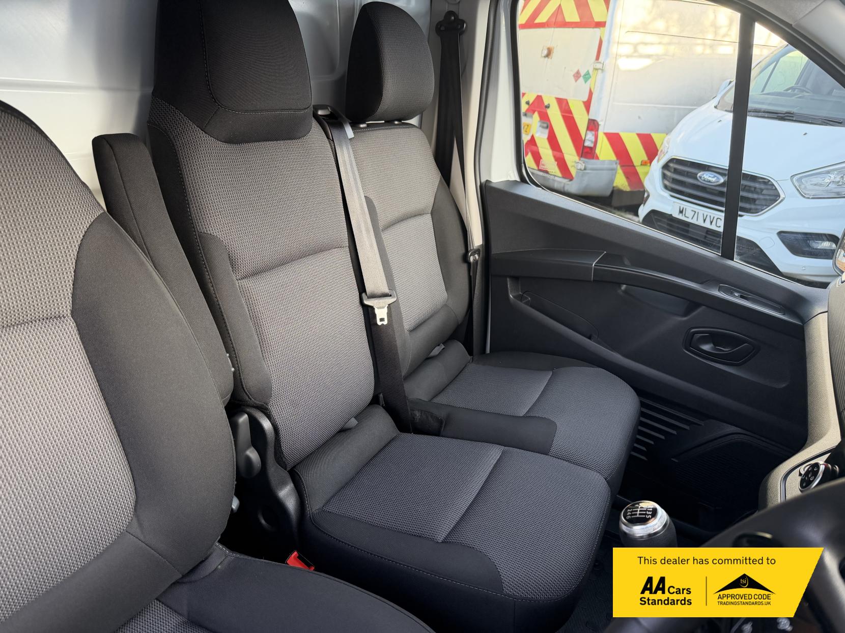 Renault Trafic 2.0 dCi Blue SL28 Business+ Panel Van 5dr Diesel Manual L1 H1 Euro 6 (s/s) (130 ps)