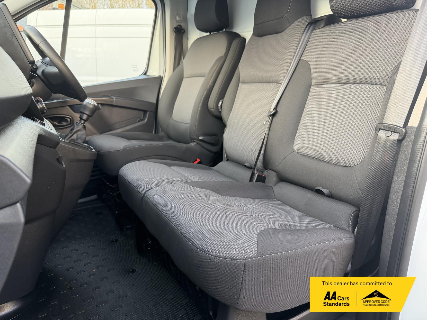 Renault Trafic 2.0 dCi Blue SL28 Business+ Panel Van 5dr Diesel Manual L1 H1 Euro 6 (s/s) (130 ps)