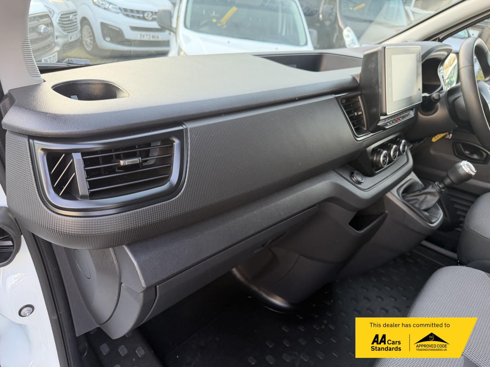 Renault Trafic 2.0 dCi Blue SL28 Business+ Panel Van 5dr Diesel Manual L1 H1 Euro 6 (s/s) (130 ps)