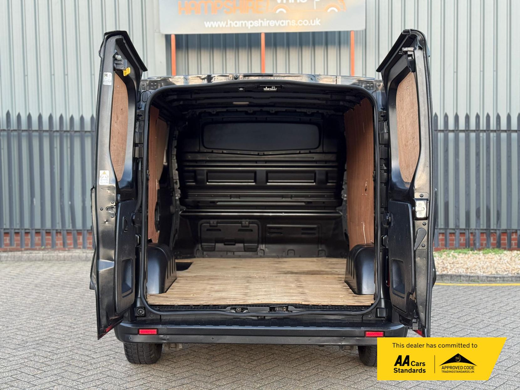 Renault Trafic 1.6 dCi 27 Business+ Panel Van 5dr Diesel Manual SWB Standard Roof Euro 6 (120 ps)