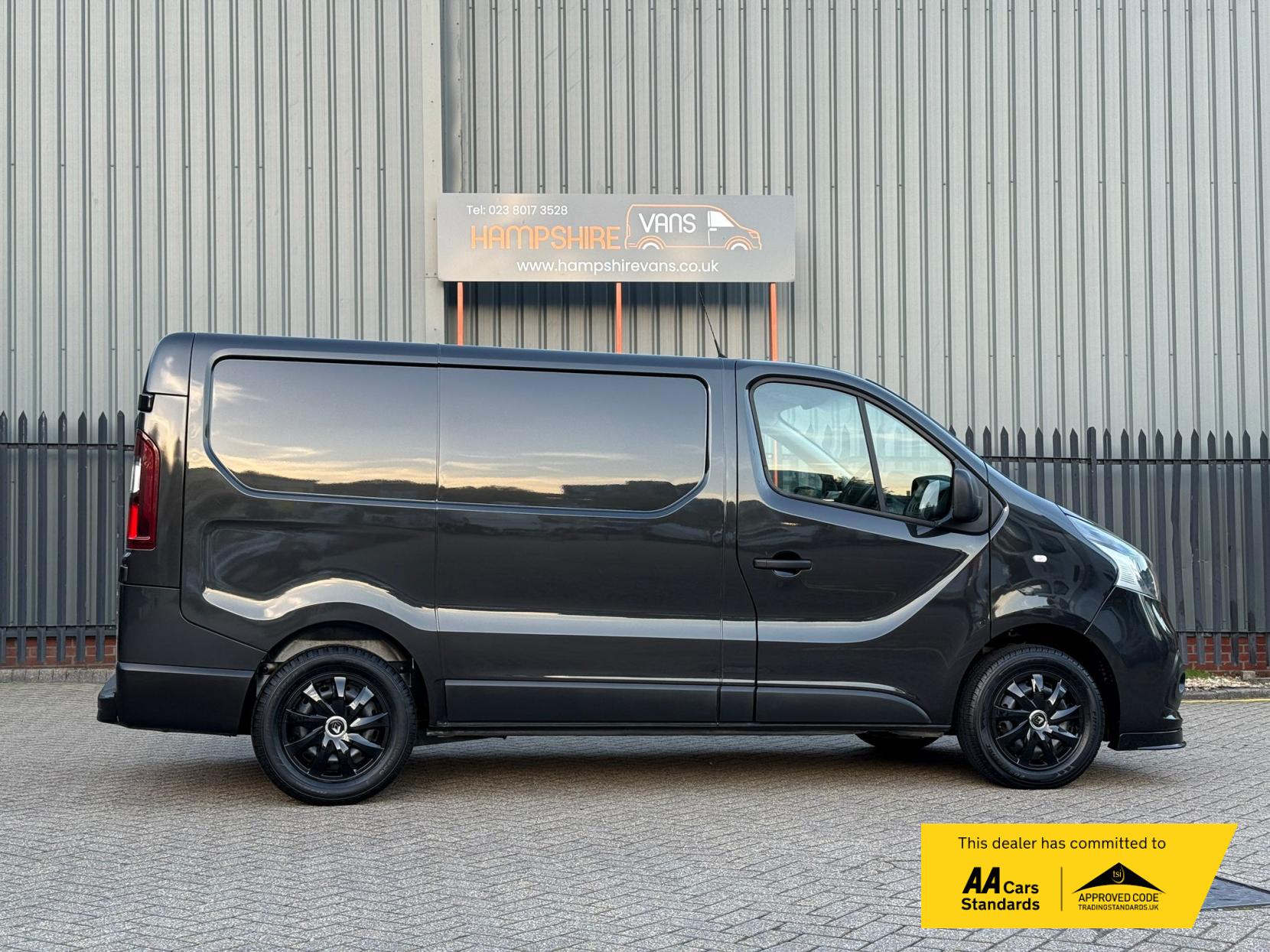 Renault Trafic 1.6 dCi 27 Business+ Panel Van 5dr Diesel Manual SWB Standard Roof Euro 6 (120 ps)