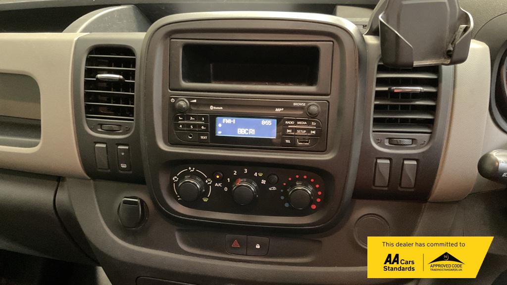 Renault Trafic 1.6 dCi 27 Business+ Panel Van 5dr Diesel Manual SWB Standard Roof Euro 6 (120 ps)