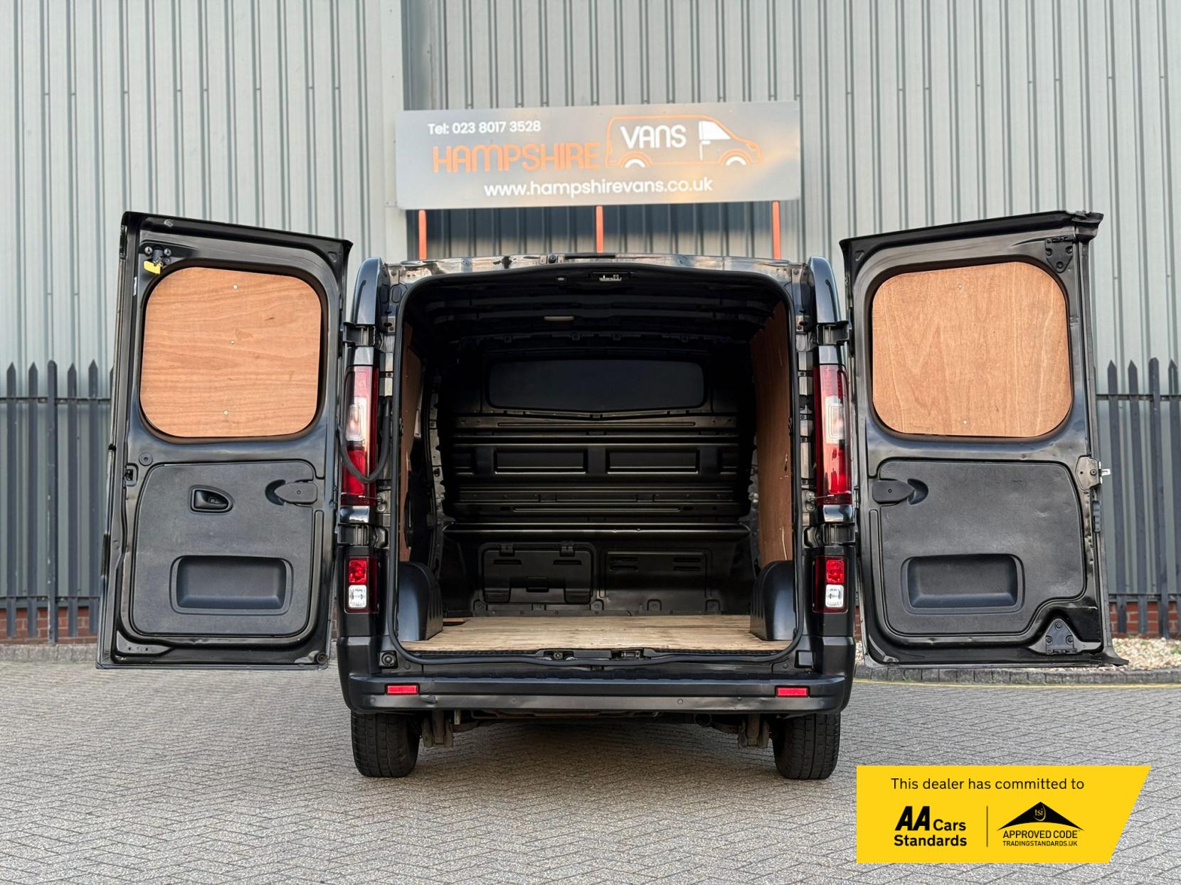 Renault Trafic 1.6 dCi 27 Business+ Panel Van 5dr Diesel Manual SWB Standard Roof Euro 6 (120 ps)