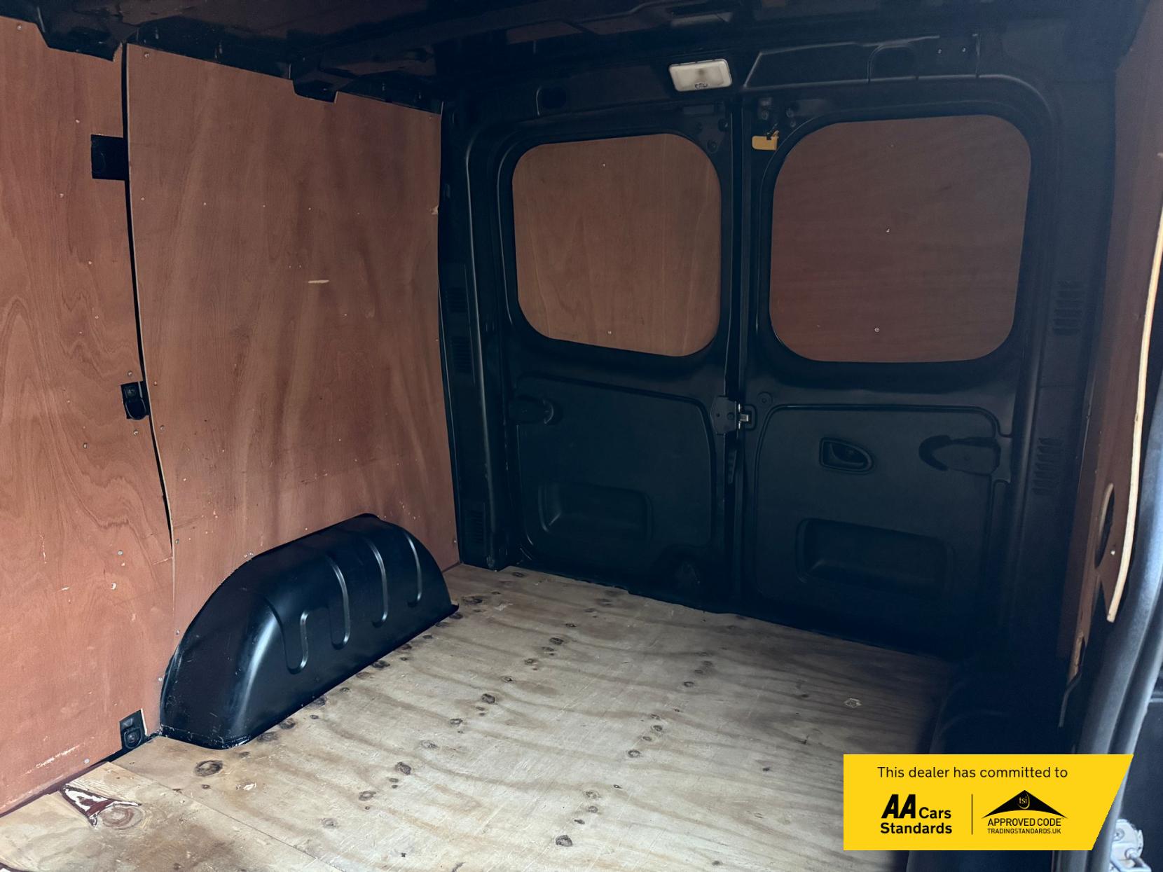 Renault Trafic 1.6 dCi 27 Business+ Panel Van 5dr Diesel Manual SWB Standard Roof Euro 6 (120 ps)