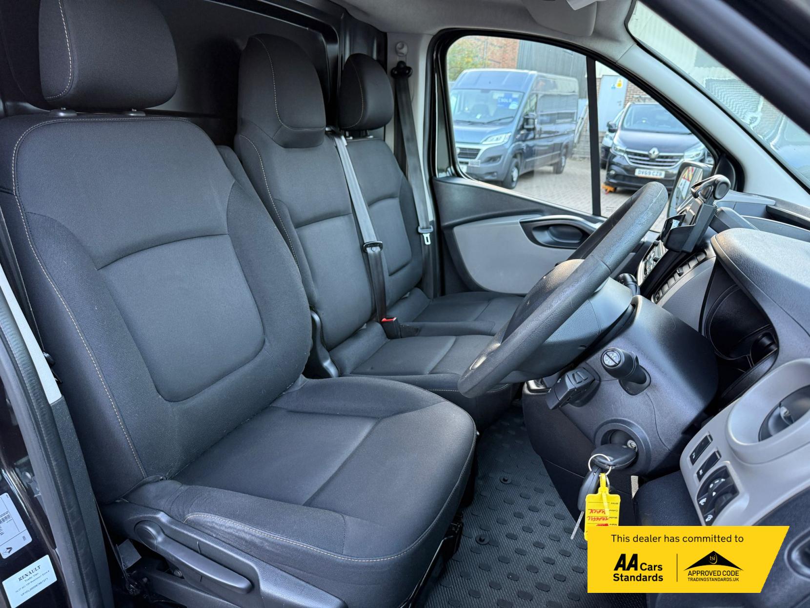 Renault Trafic 1.6 dCi 27 Business+ Panel Van 5dr Diesel Manual SWB Standard Roof Euro 6 (120 ps)