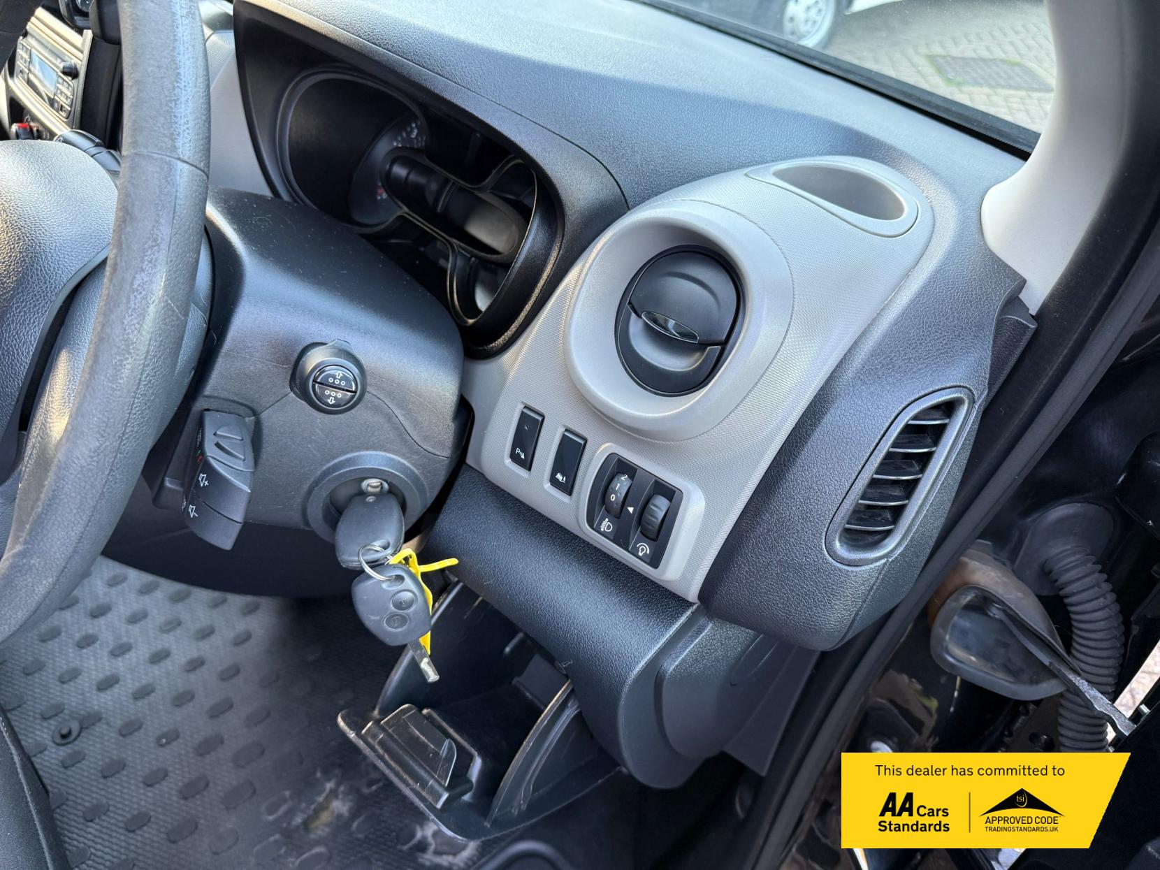 Renault Trafic 1.6 dCi 27 Business+ Panel Van 5dr Diesel Manual SWB Standard Roof Euro 6 (120 ps)