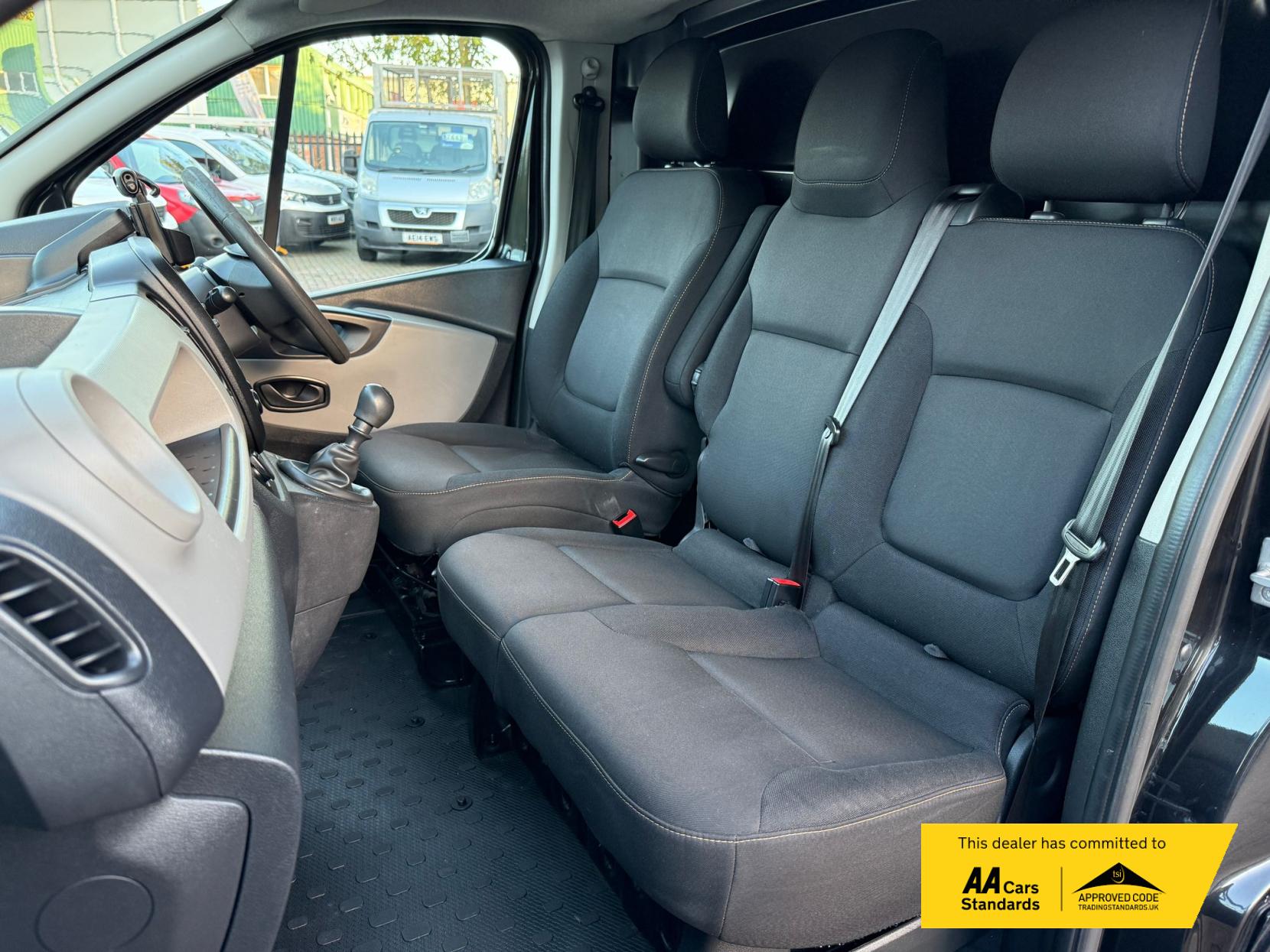 Renault Trafic 1.6 dCi 27 Business+ Panel Van 5dr Diesel Manual SWB Standard Roof Euro 6 (120 ps)