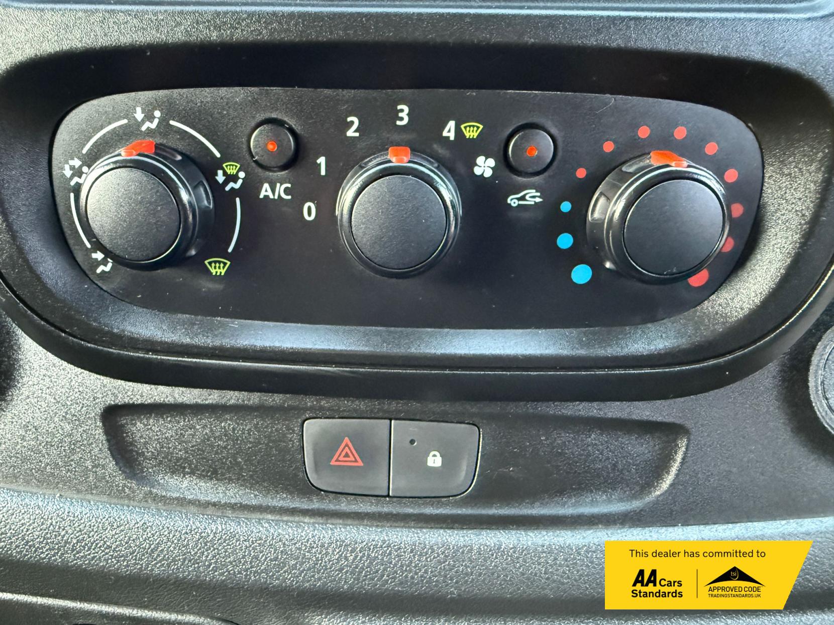 Renault Trafic 1.6 dCi 27 Business+ Panel Van 5dr Diesel Manual SWB Standard Roof Euro 6 (120 ps)