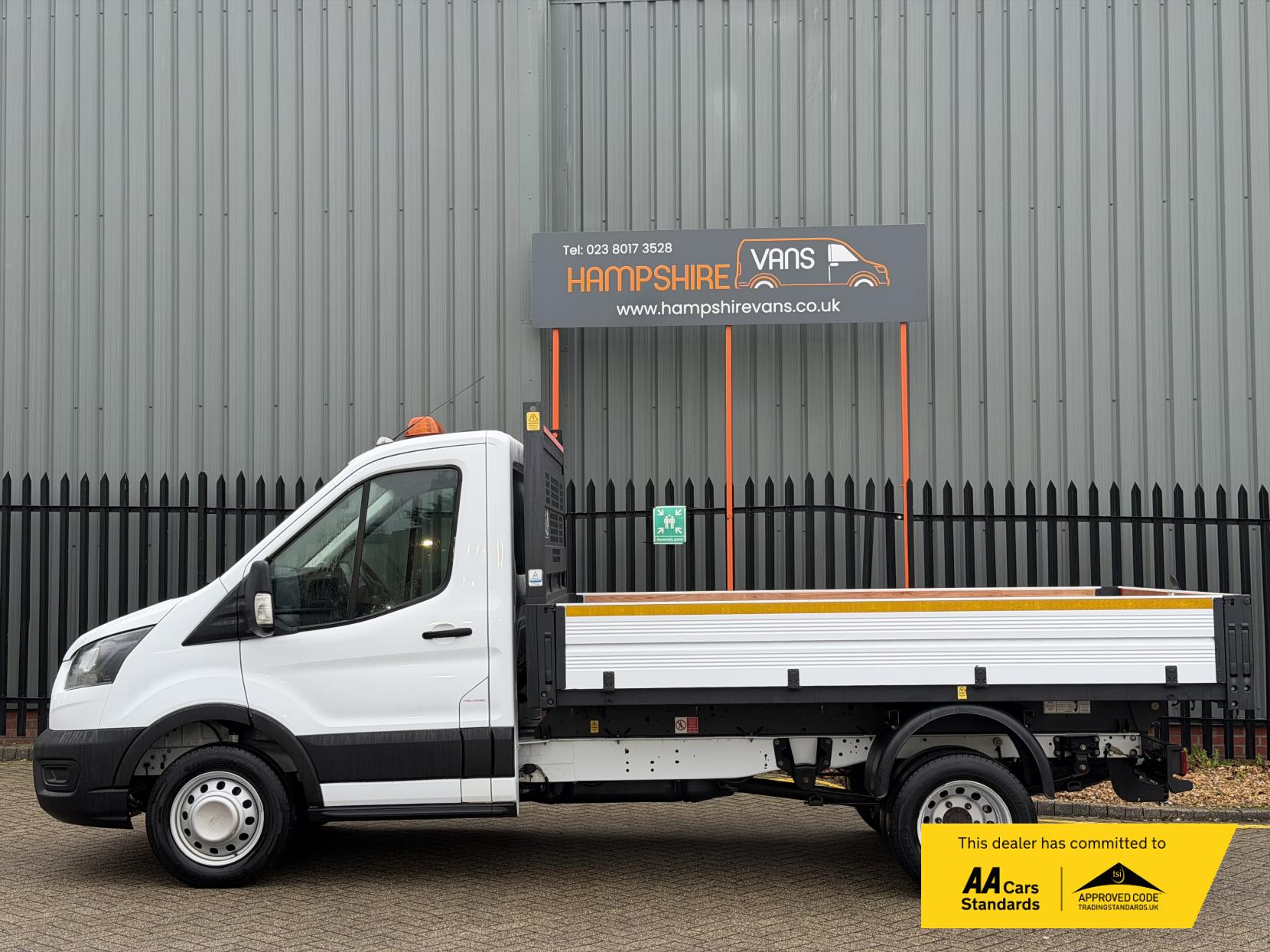 Ford Transit 2.0 350 EcoBlue Leader Tipper 2dr Diesel Manual RWD L2 Euro 6 (s/s) (1-Stop) (170 ps)